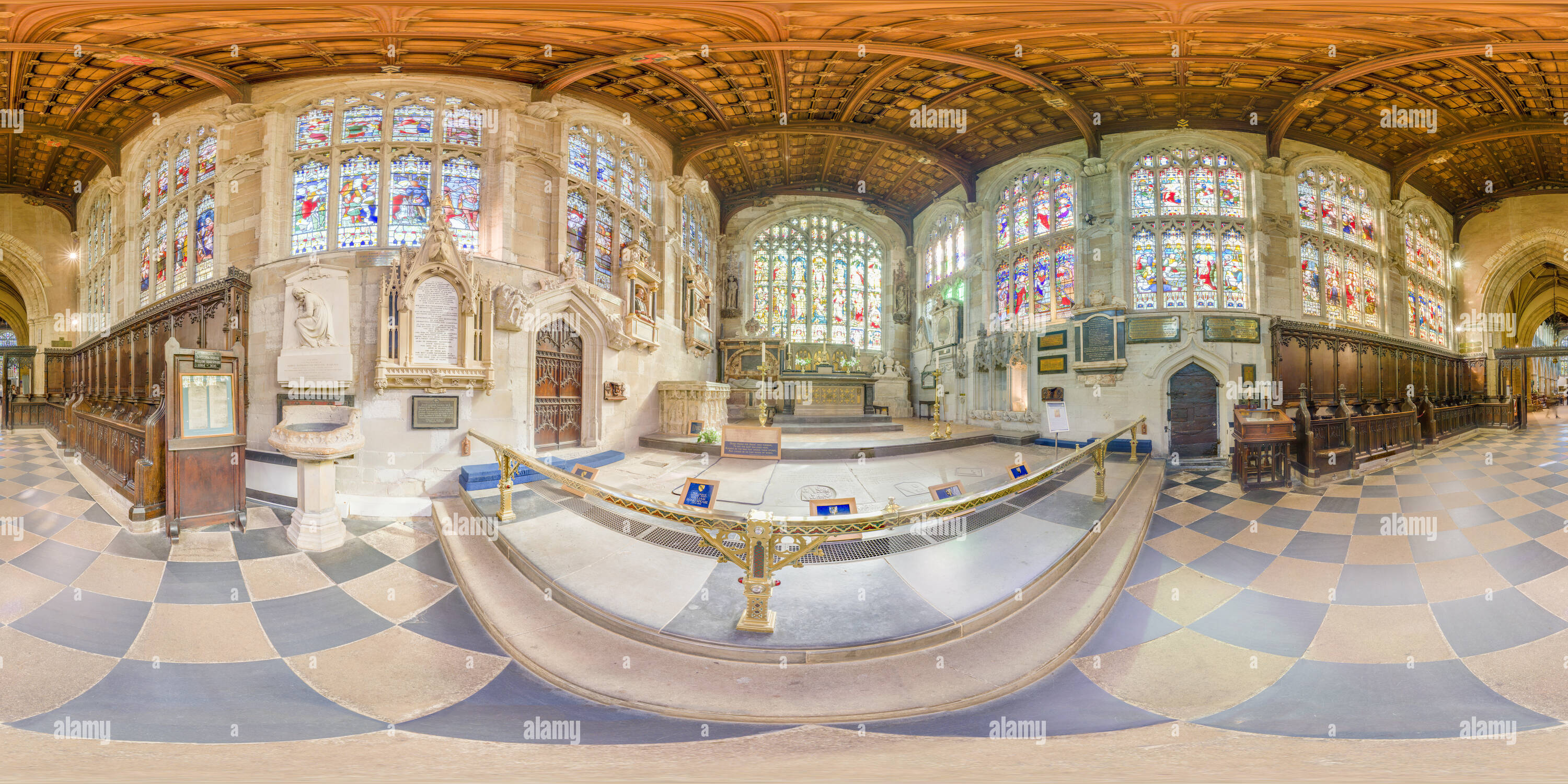 Vue panoramique à 360° de Tombe de William Shakespeare dans La Sainte Trinité église chrétienne à Stratford-upon-Avon, Warwickshire, en Angleterre, près de la police dans laquelle il a été baptisé.