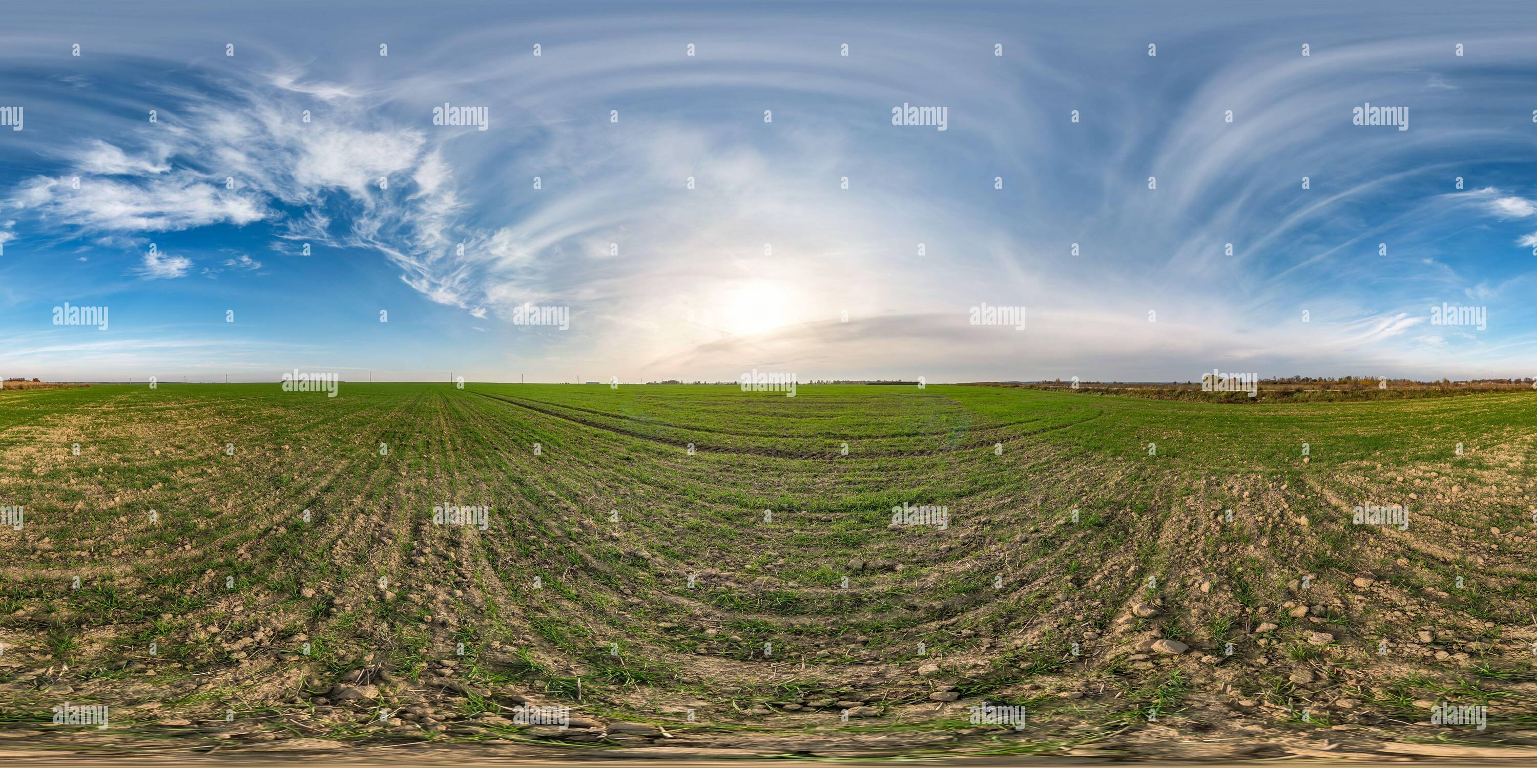 Vista a 360 gradi di full seamless sferico panorama hdri 360 gradi vista angolo tra i campi in