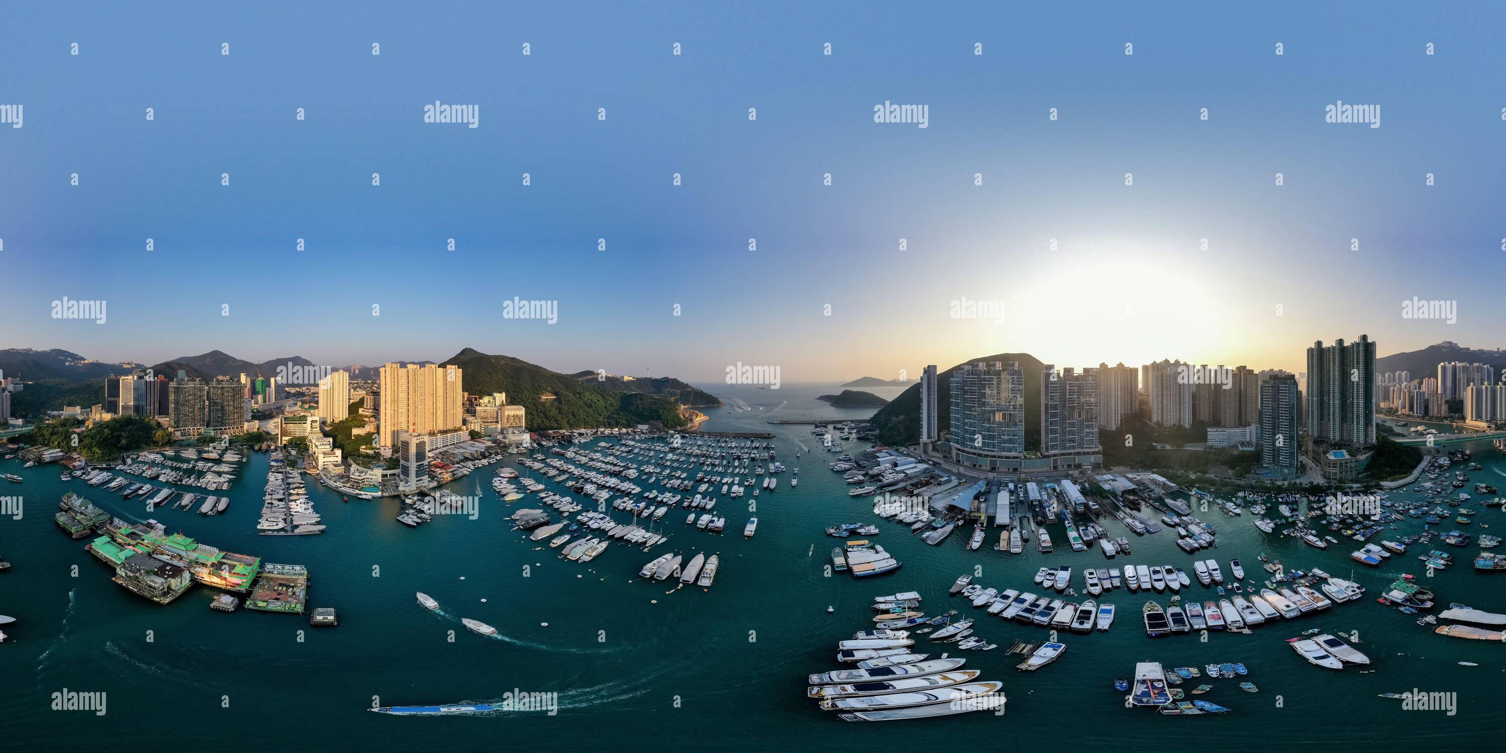 Visualizzazione panoramica a 360 gradi di Vista aerea di Aberdeen Typhoon Shelter e Ap Lei Chau, Hong Kong