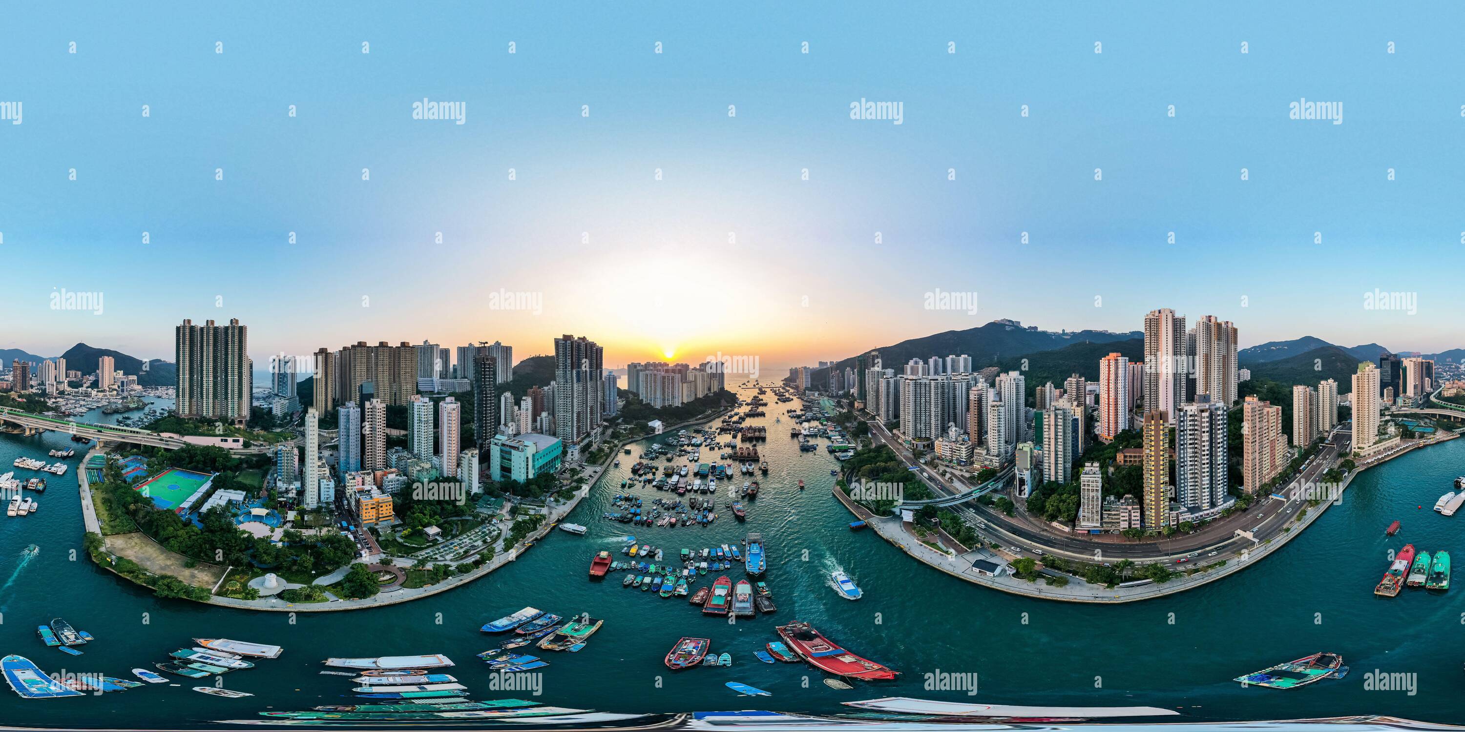 Visualizzazione panoramica a 360 gradi di Vista aerea di Aberdeen Typhoon Shelter e Ap Lei Chau, Hong Kong