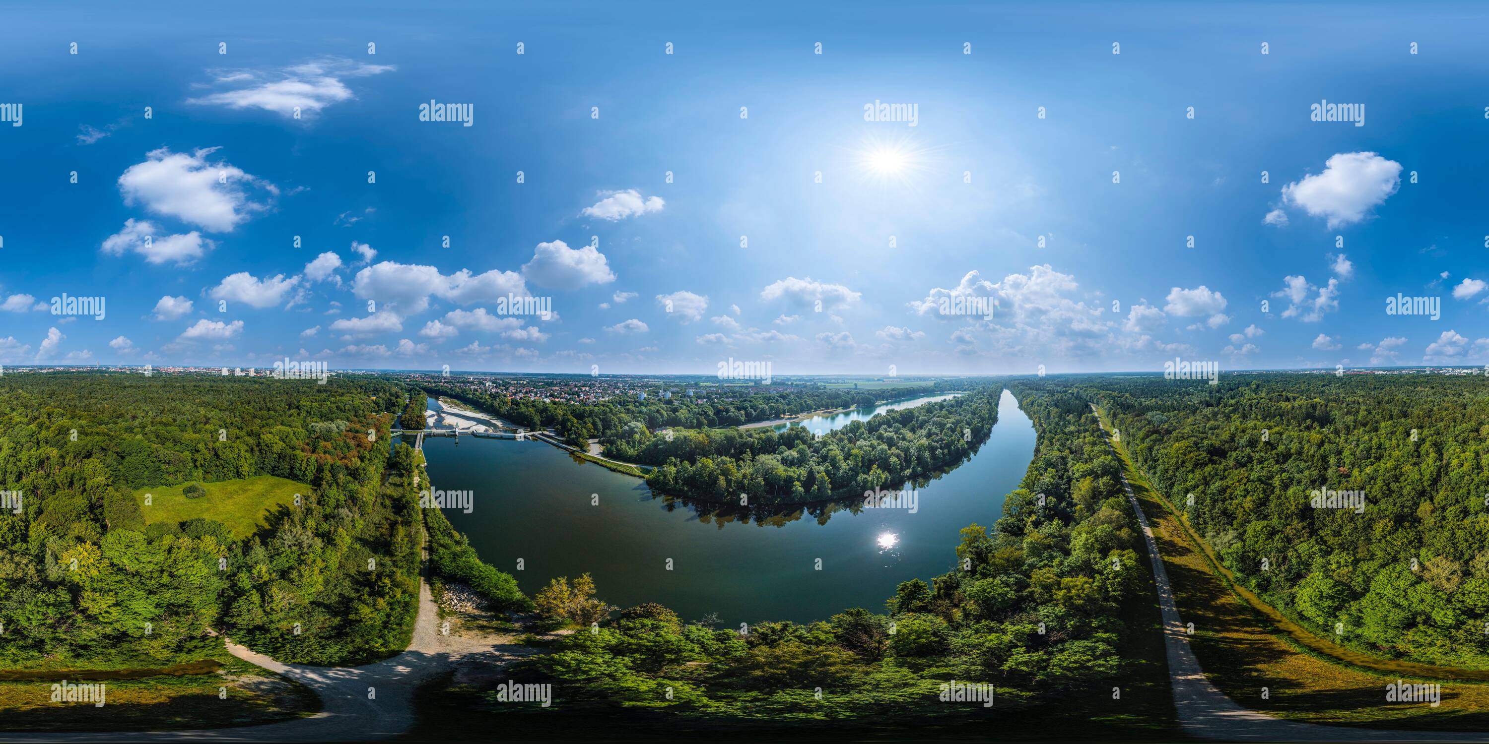 Visualizzazione panoramica a 360 gradi di Panorama a 360° dal Lech e dall'Hochablass nel paesaggio urbano di Augusta