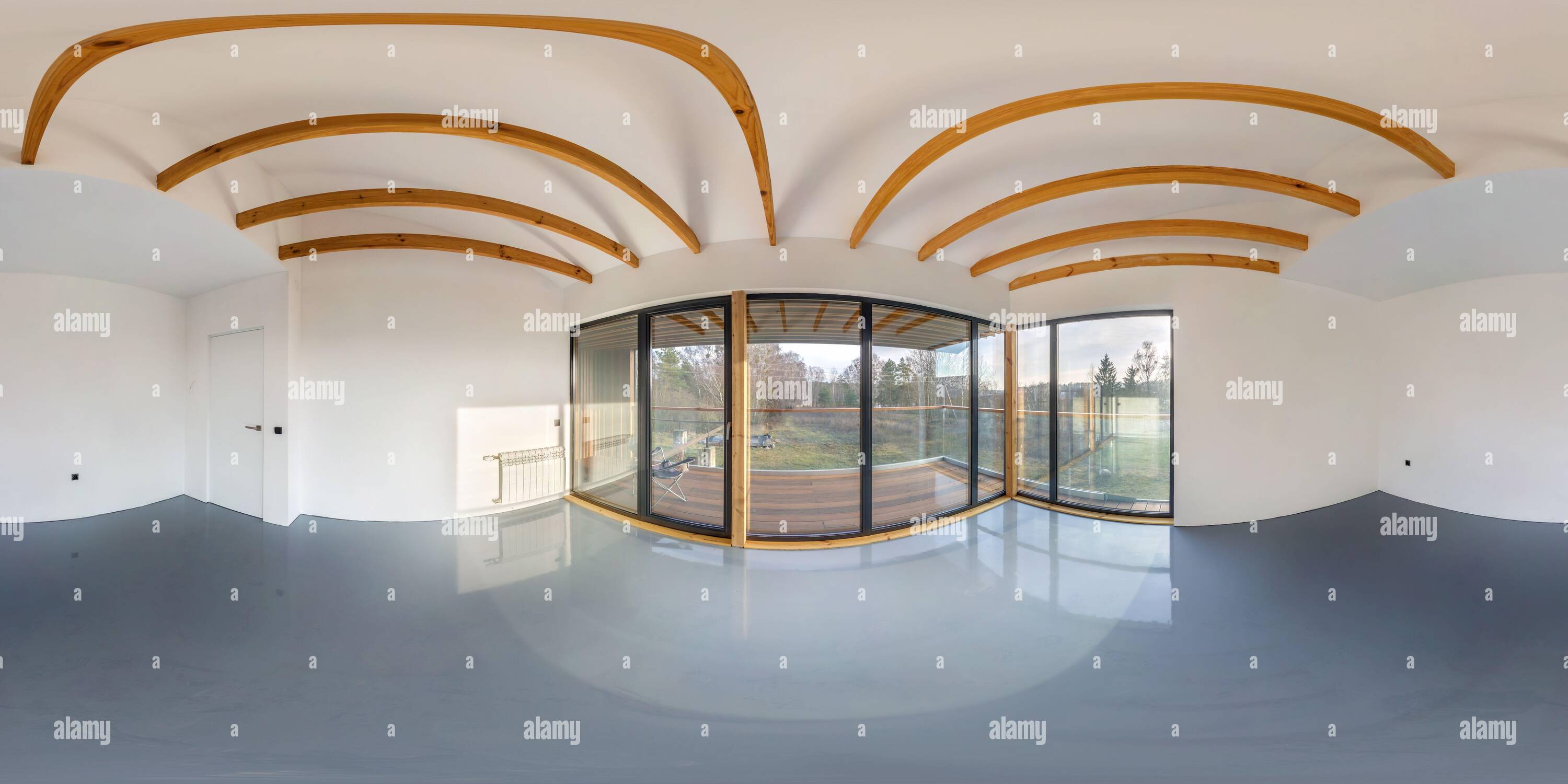 Visualizzazione panoramica a 360 gradi di full senza cuciture hdri panorama 360 angolo in bianco vuoto appartamento interno con finestre panoramiche e soffitto in legno rafter in casa vacanza i