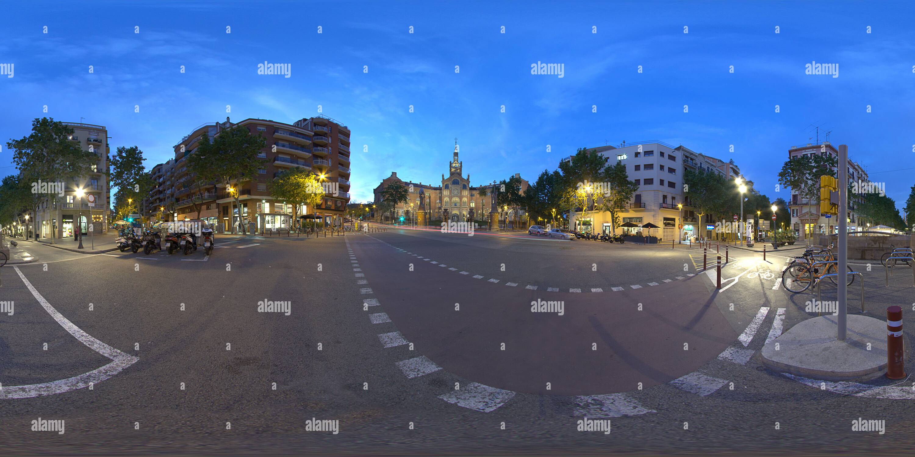 Visualizzazione panoramica a 360 gradi di foto sferica a 360 gradi dell'ospedale di san pablo barcellona