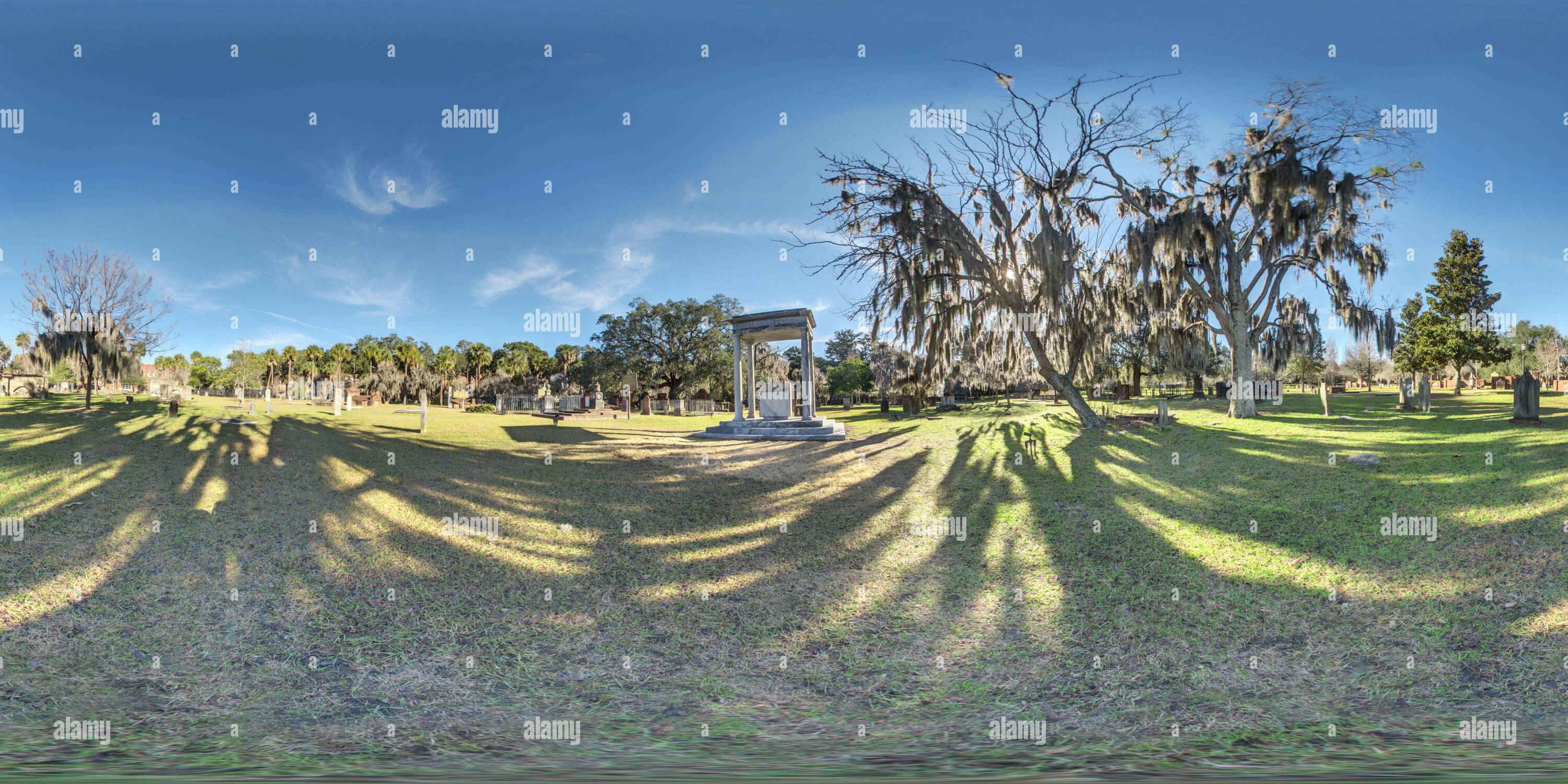 Visualizzazione panoramica a 360 gradi di Parco del cimitero coloniale
