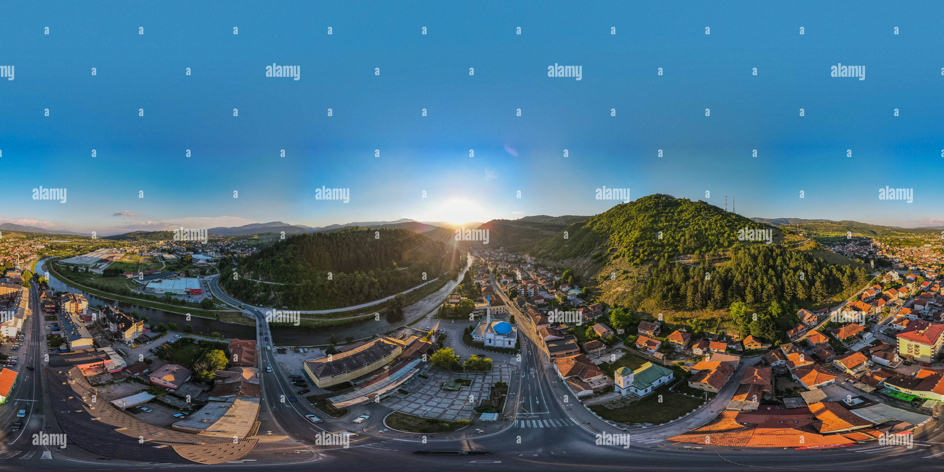 Visualizzazione panoramica a 360 gradi di Donji Vakuf, zalazak sunca