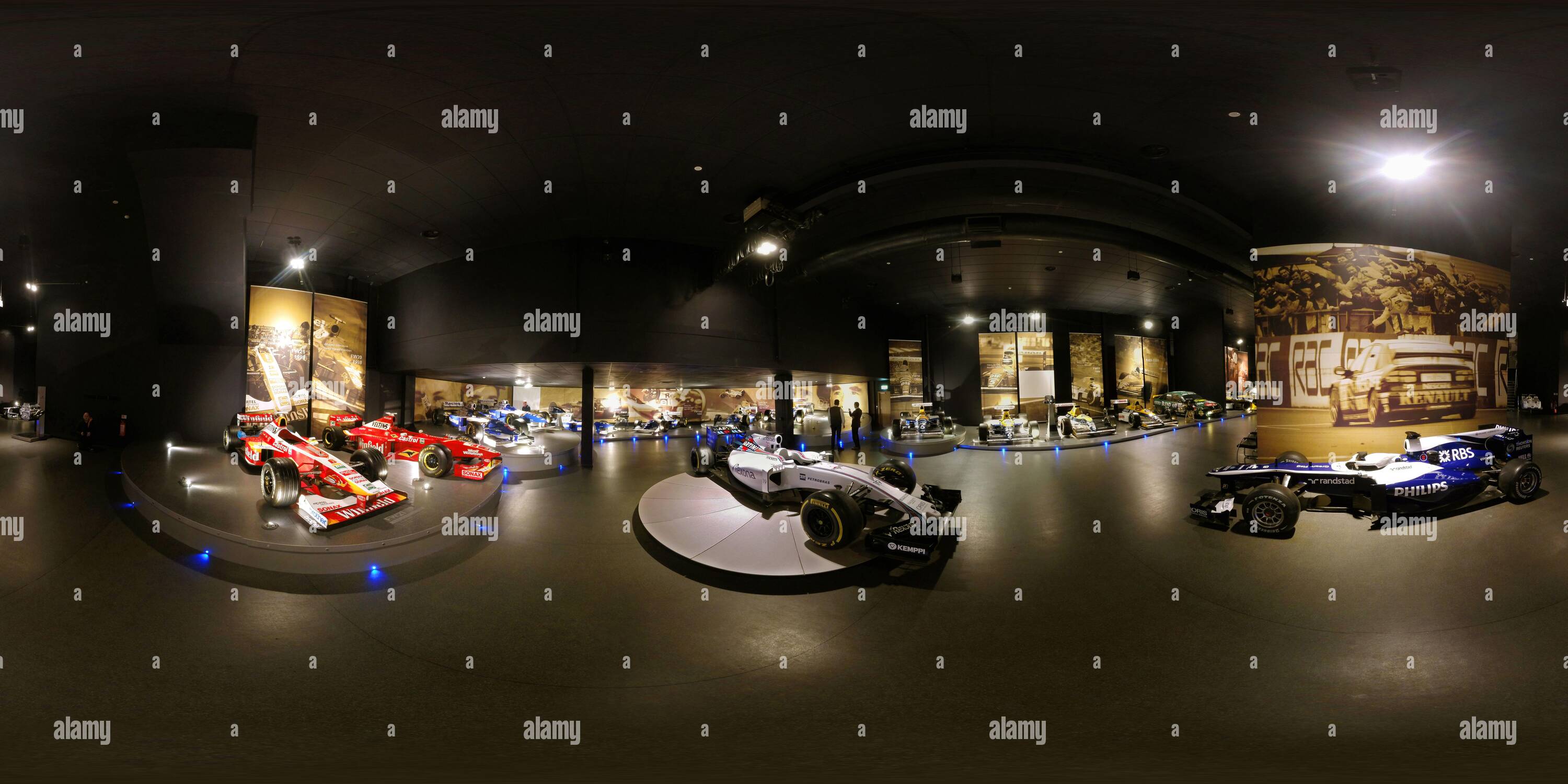 Visualizzazione panoramica a 360 gradi di Il Williams F1 Heritage Museum presso i quartieri della squadra di Formula 1 a Grove. Foto del Copyright : © MARK PAIN / ALAMY