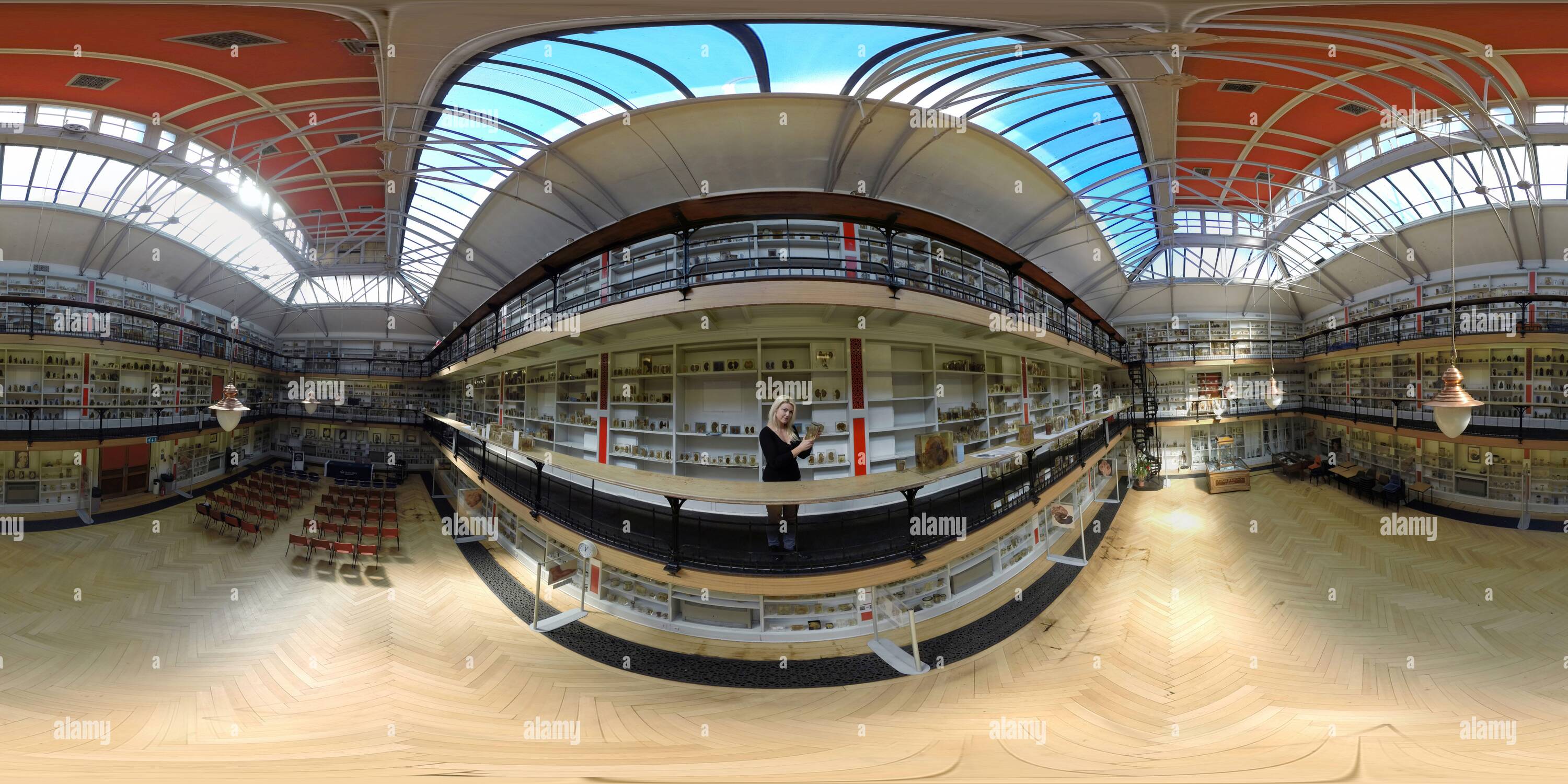 Visualizzazione panoramica a 360 gradi di L'INCREDIBILE MUSEO PATOLOGICO ALL'OSPEDALE BART (ST BARTHOLEMEWS) DI LONDRA. IMMAGINE : © MARK PAIN / ALAMY