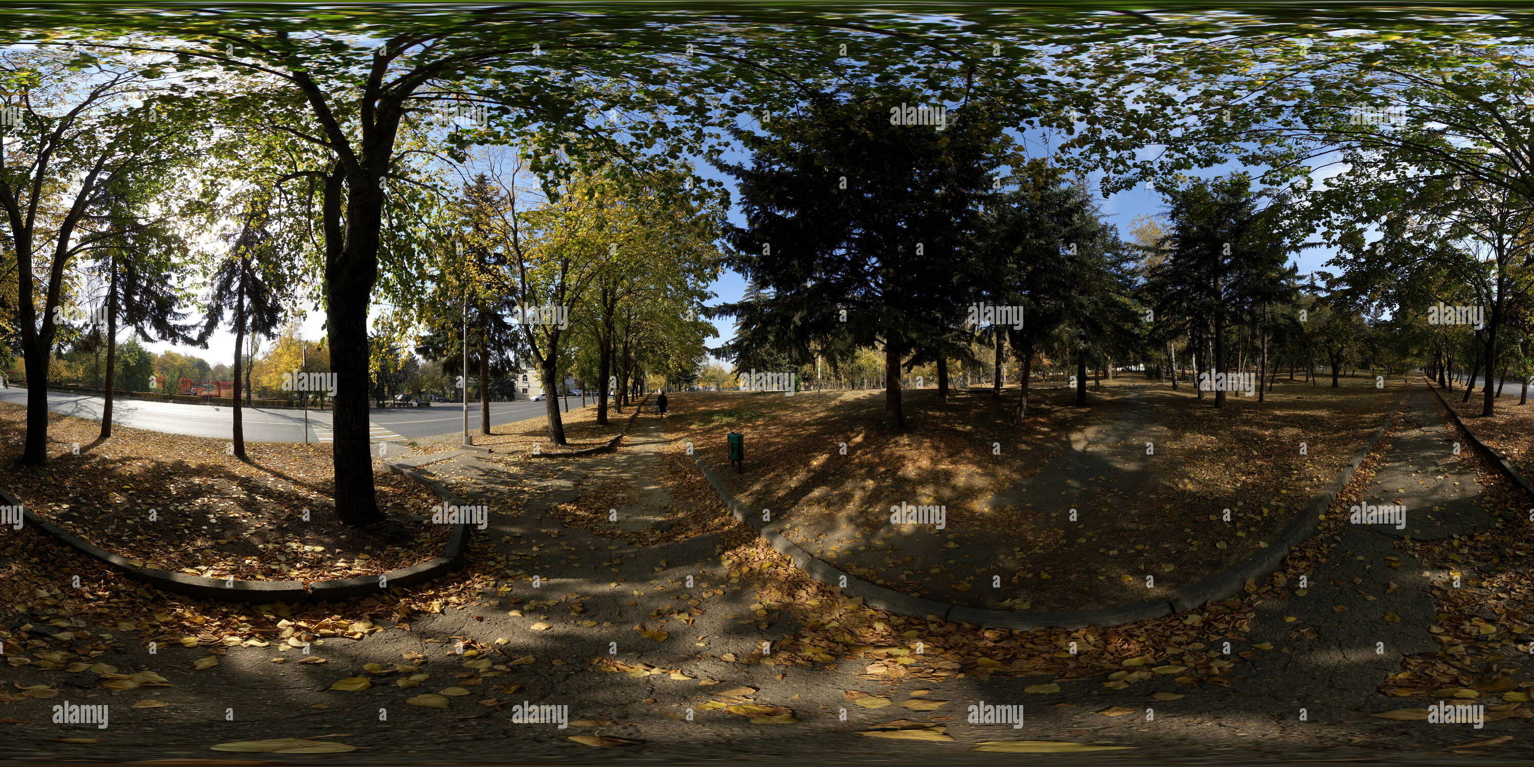 Visualizzazione panoramica a 360 gradi di Сквер возле некрополя 2020