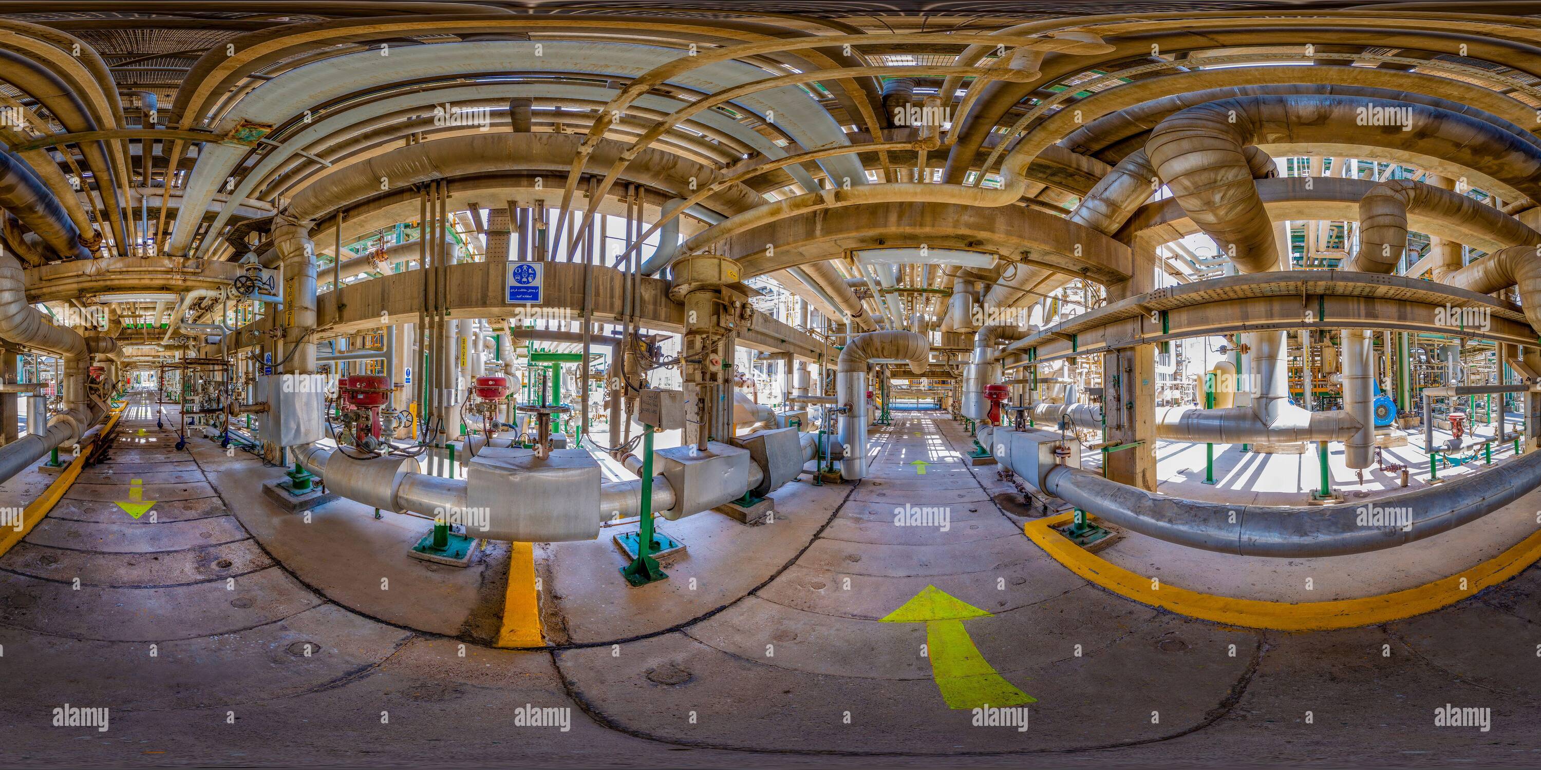 Visualizzazione panoramica a 360 gradi di Industria petrolchimica