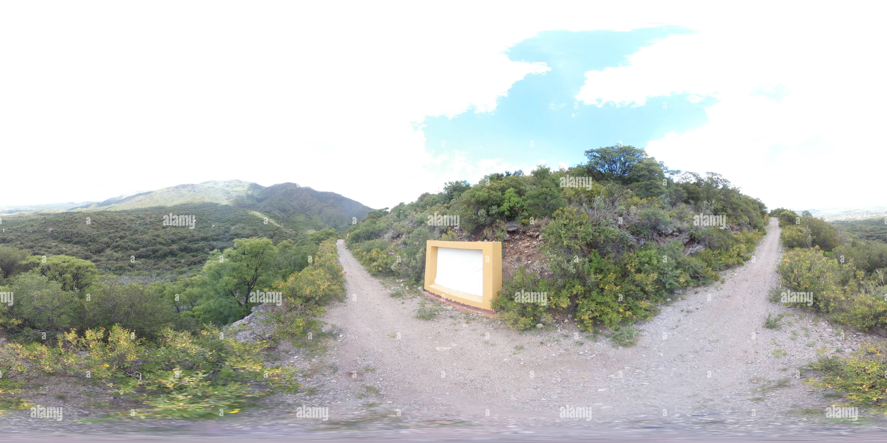 Visualizzazione panoramica a 360 gradi di Via Crucis el Calvario de Cristo Cumbre las Gemelas - Capilla del Monte febrero 2021