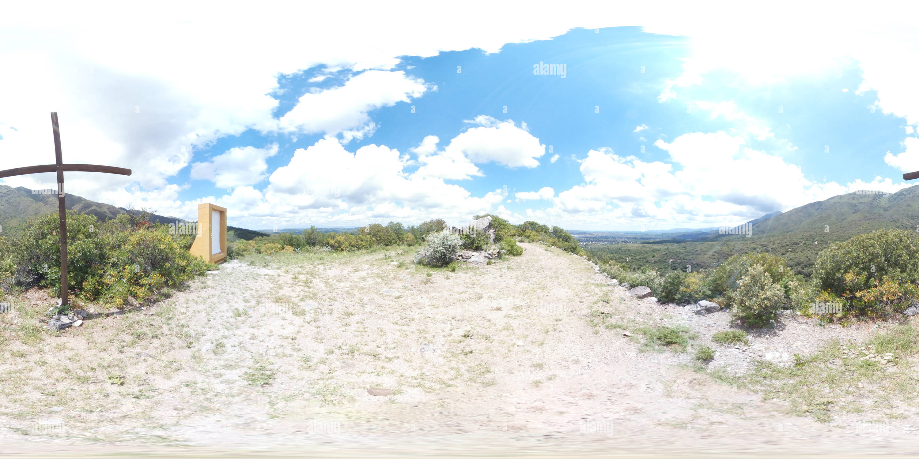 Visualizzazione panoramica a 360 gradi di Via Crucis el Calvario de Cristo Cumbre las Gemelas - Capilla del Monte febrero 2021