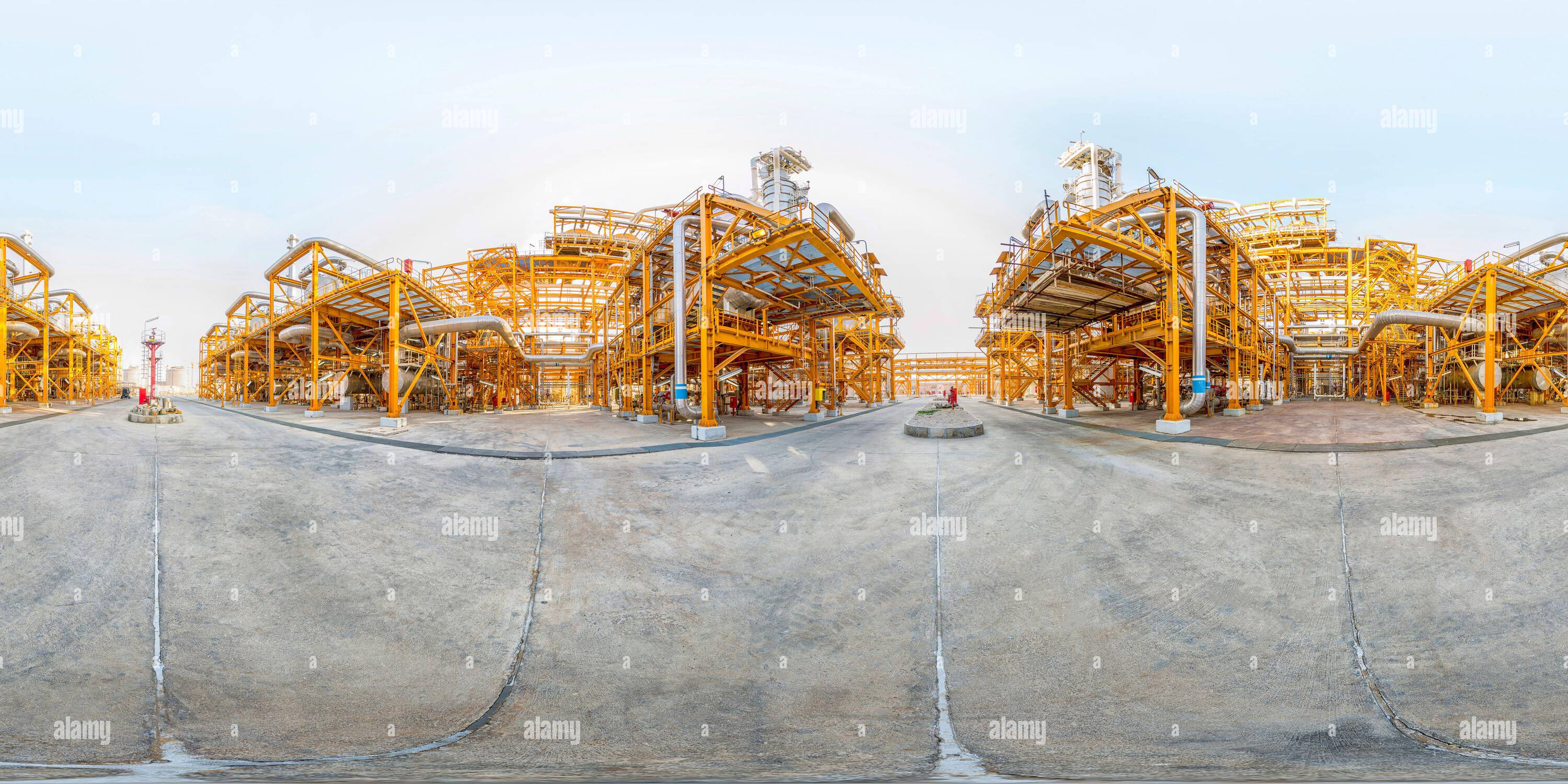 Visualizzazione panoramica a 360 gradi di Nona raffineria del complesso South Pars gas