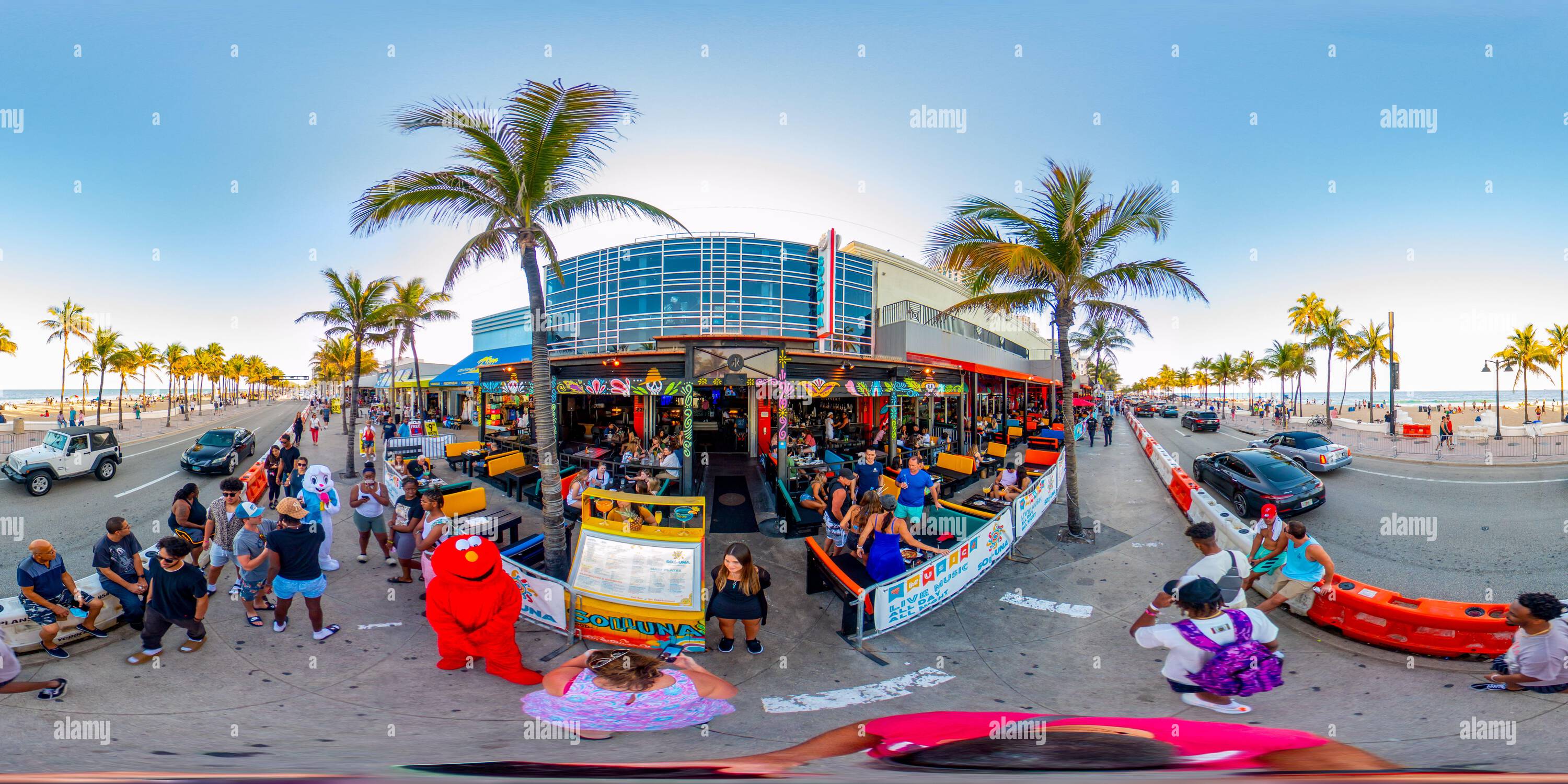 Visualizzazione panoramica a 360 gradi di Fort Lauderdale, FL, Stati Uniti d'America - 27 marzo 2022: 360 foto sferiche di vr Fort Lauderdale Beach durante la pausa primaverile del college 2022