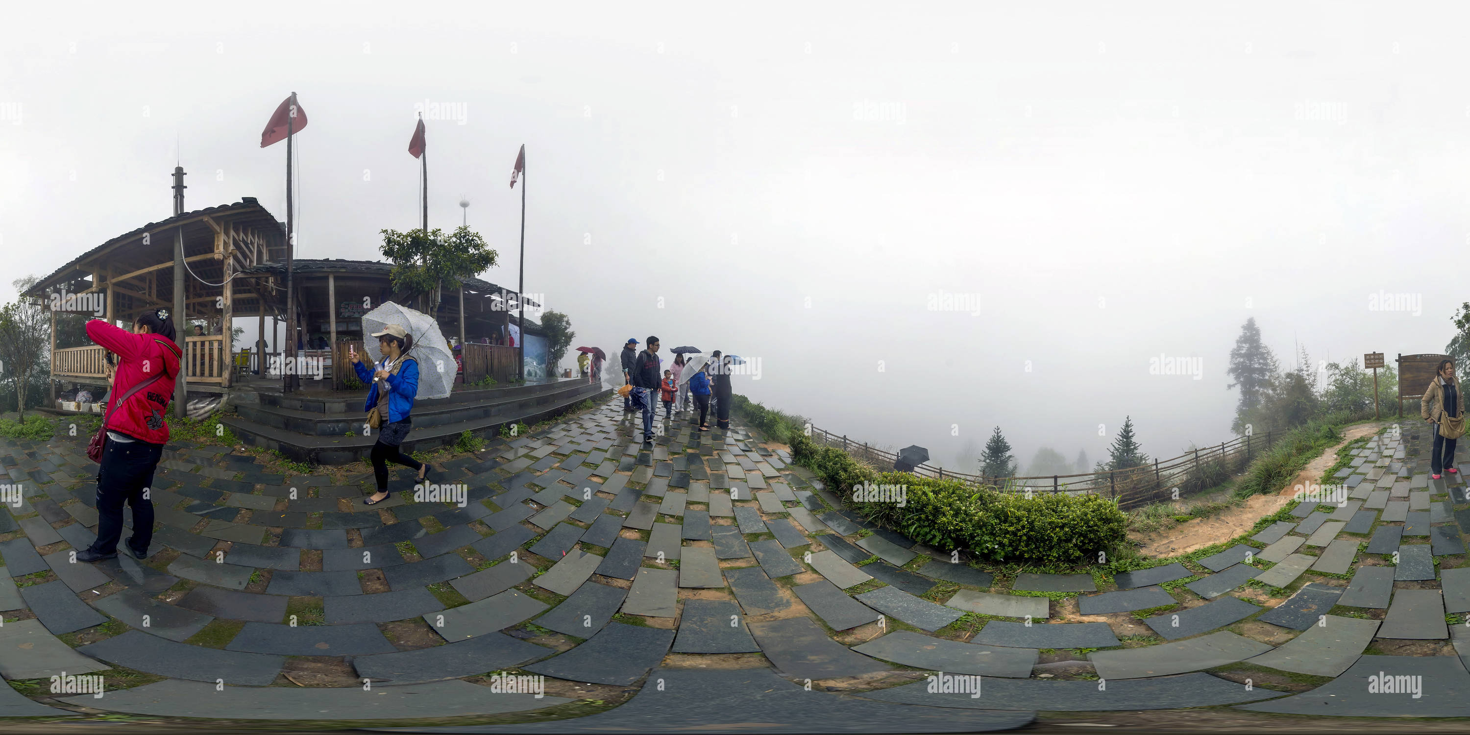 Visualizzazione panoramica a 360 gradi di Longji Terraced Fields Vewing Platform(廣西龍脊梯田觀景台), Guangxi, CN