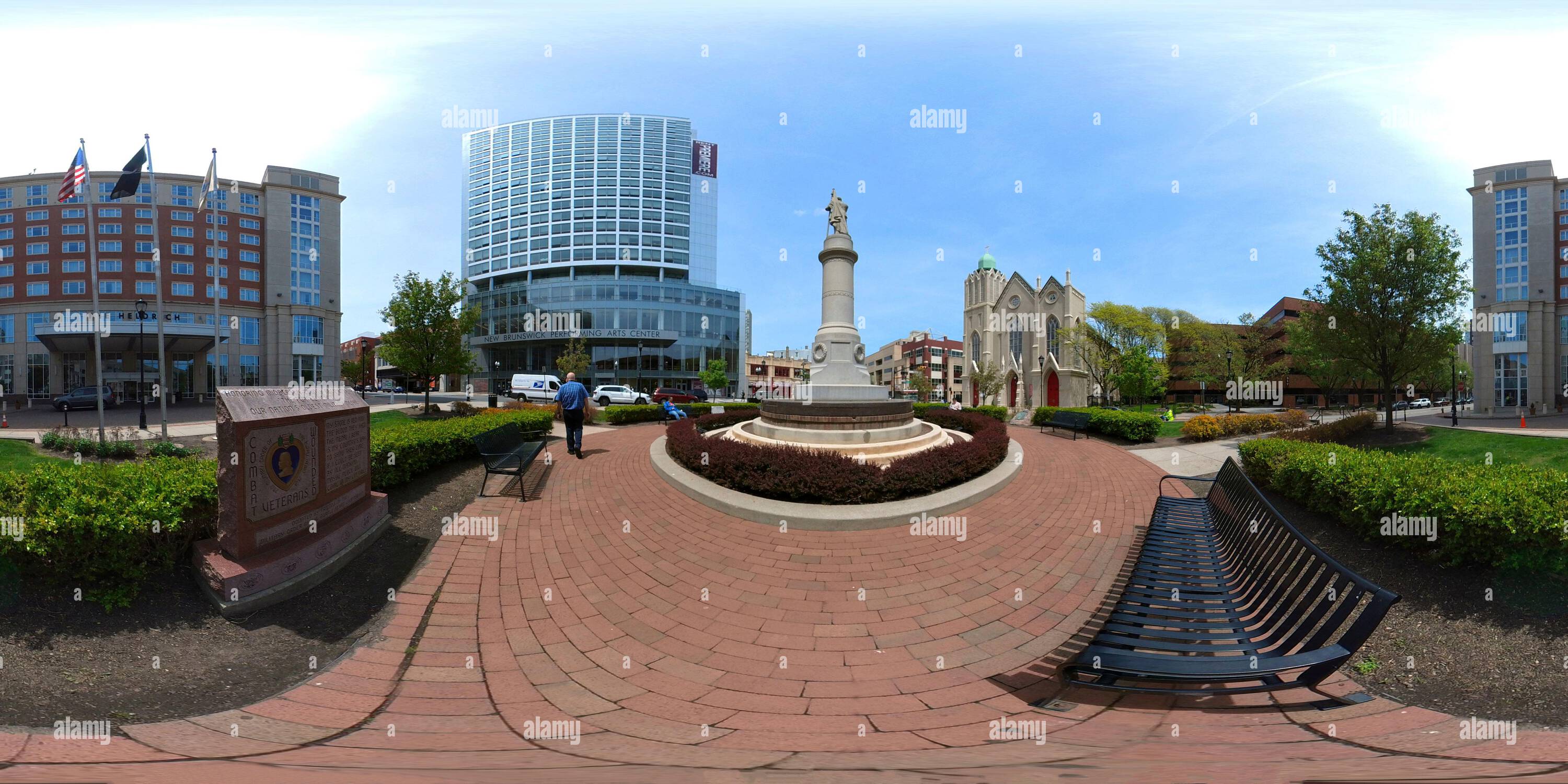 Visualizzazione panoramica a 360 gradi di Monument Park a New Brunswick tra George Street e Livingston Avenue