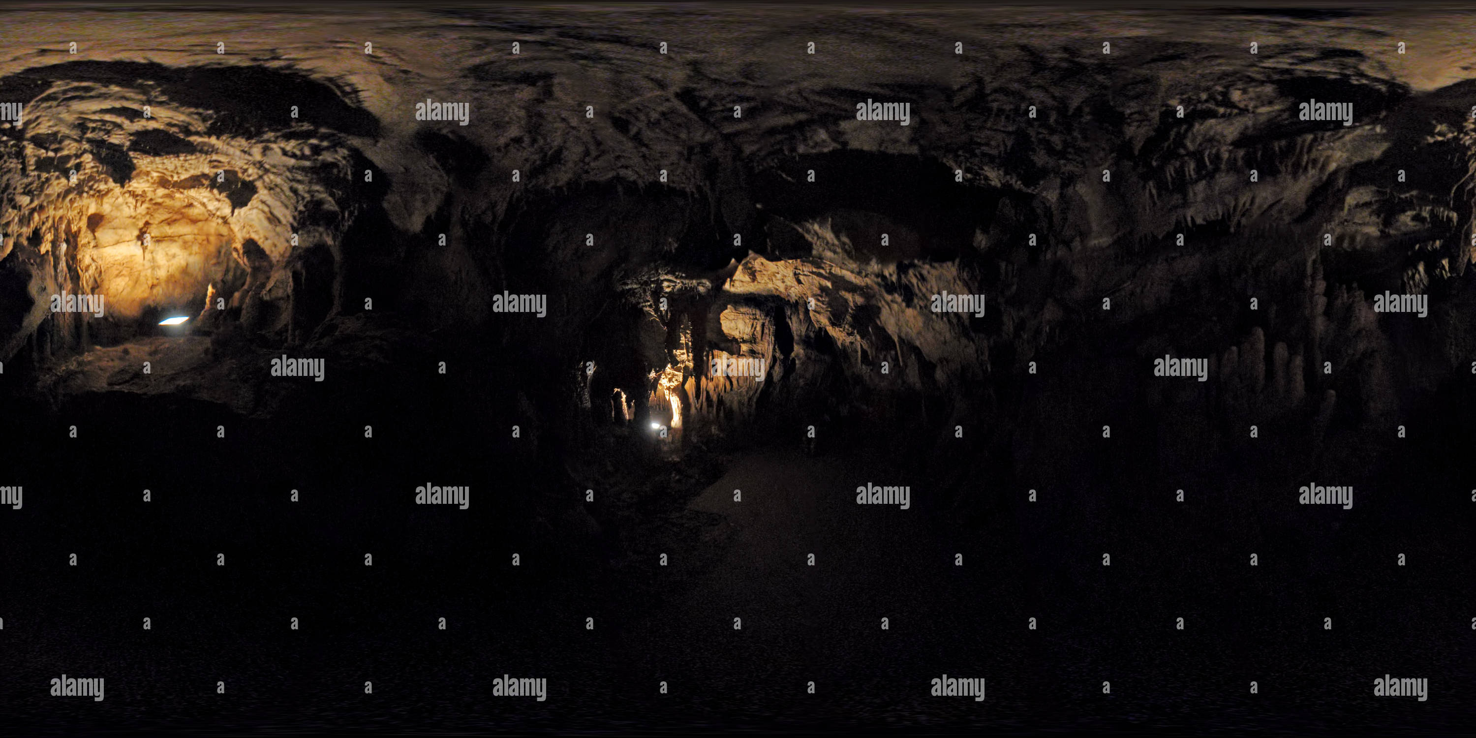 Visualizzazione panoramica a 360 gradi di Grotta di Potpec - la Sala dei Biancaneve e dei sette Nani