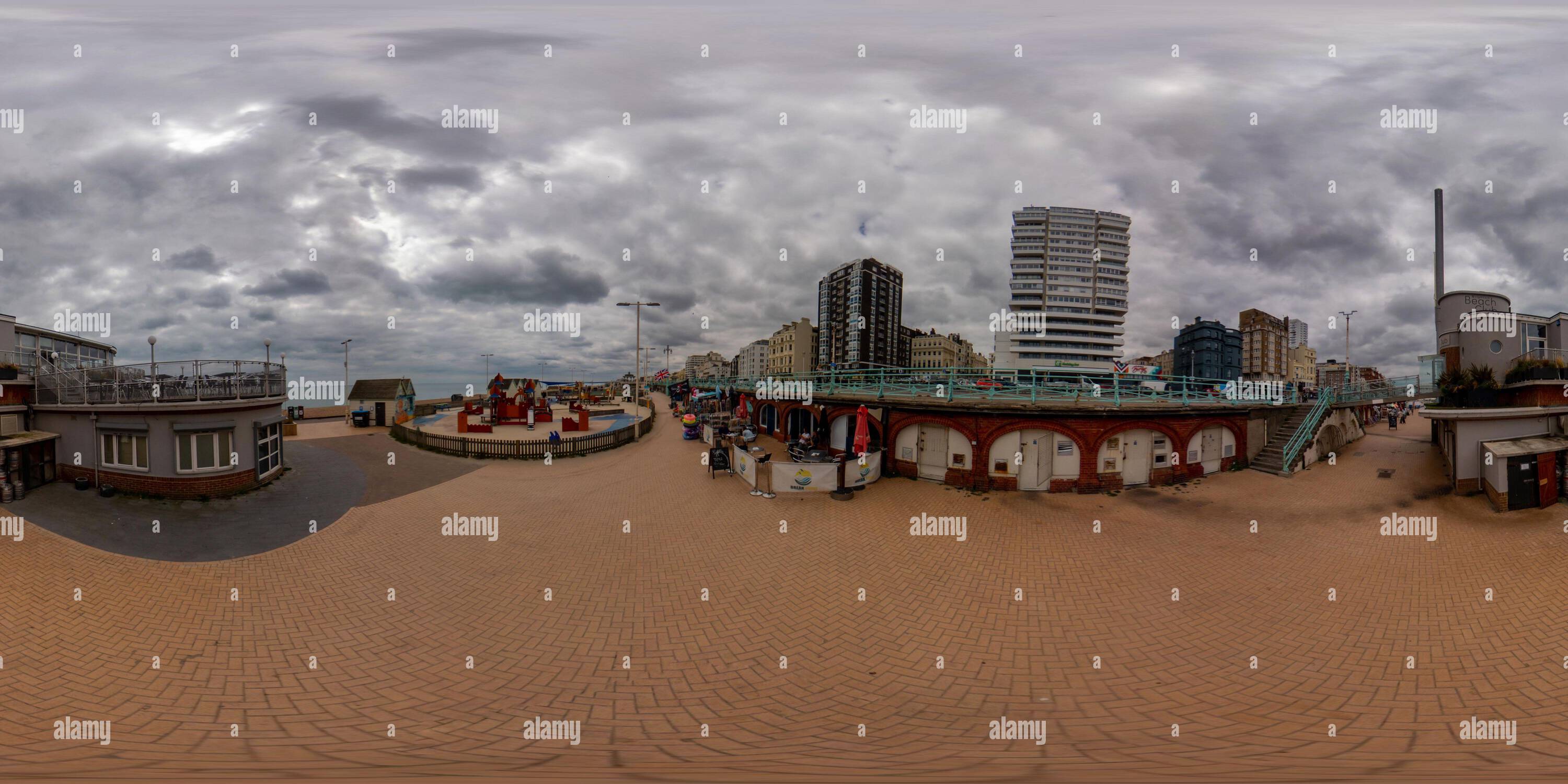 Visualizzazione panoramica a 360 gradi di 360 immagine Brighton Beach hotspot turistico