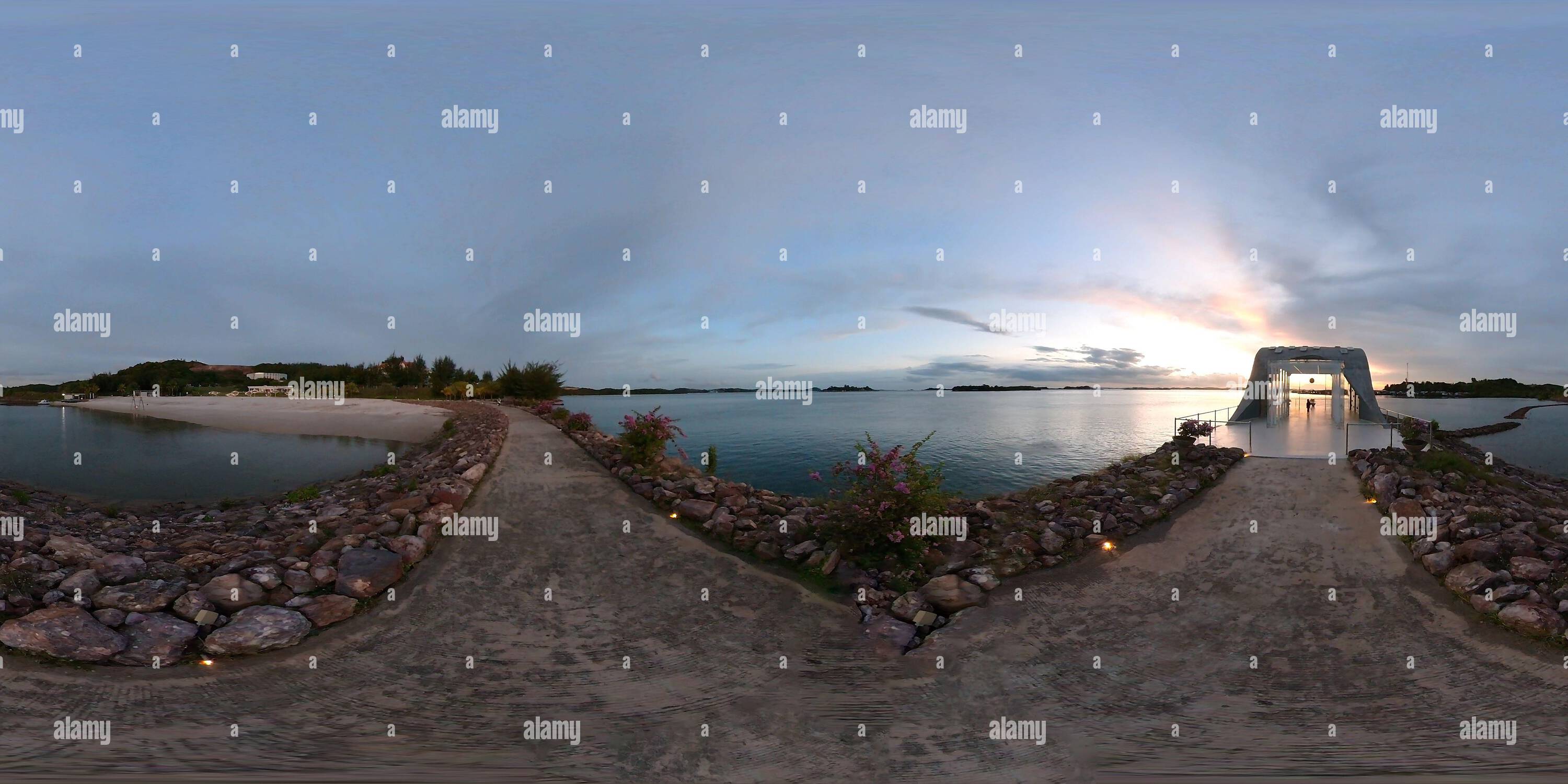Visualizzazione panoramica a 360 gradi di Vista a 360 gradi della spiaggia del resort Harris Barelang dell'Isola di Batam