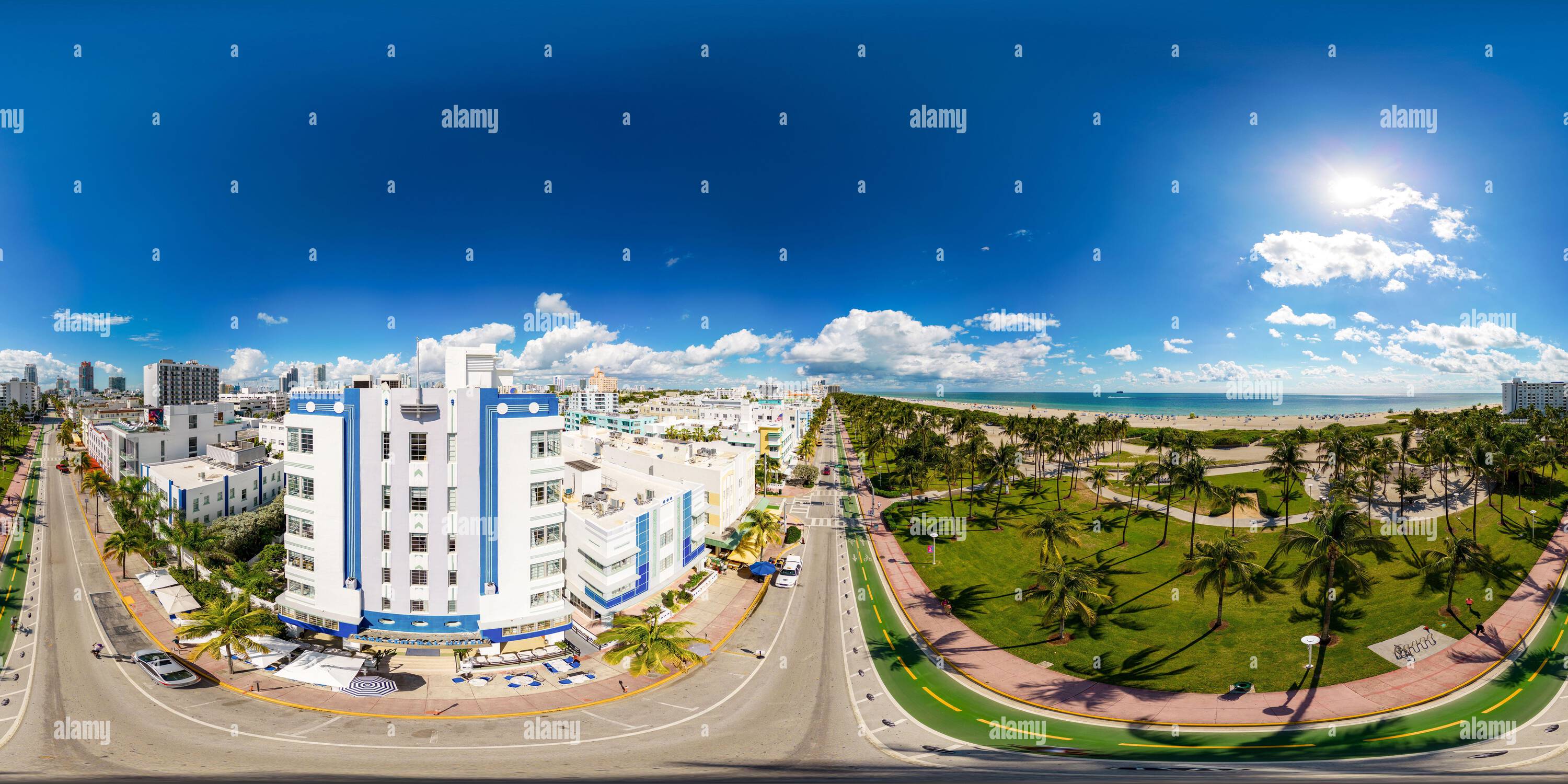Visualizzazione panoramica a 360 gradi di Miami Beach, FL, USA - 6 ottobre 2022: Foto sferica 360 vr aerea Park Central Hotel Ocean Drive South Beach Miami FL