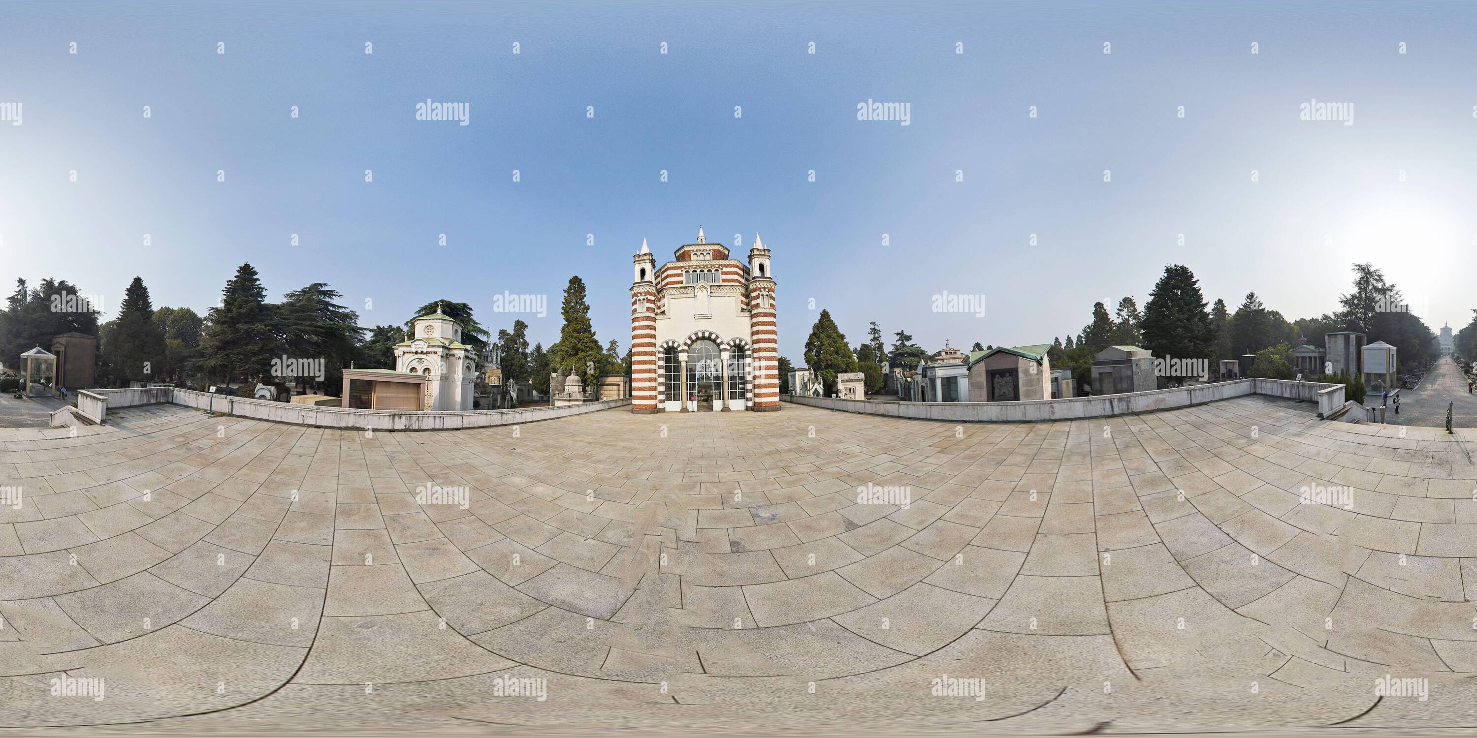 Visualizzazione panoramica a 360 gradi di Milano Lombardia Italia. Cimitero monumentale progettato da Carlo Maciachini