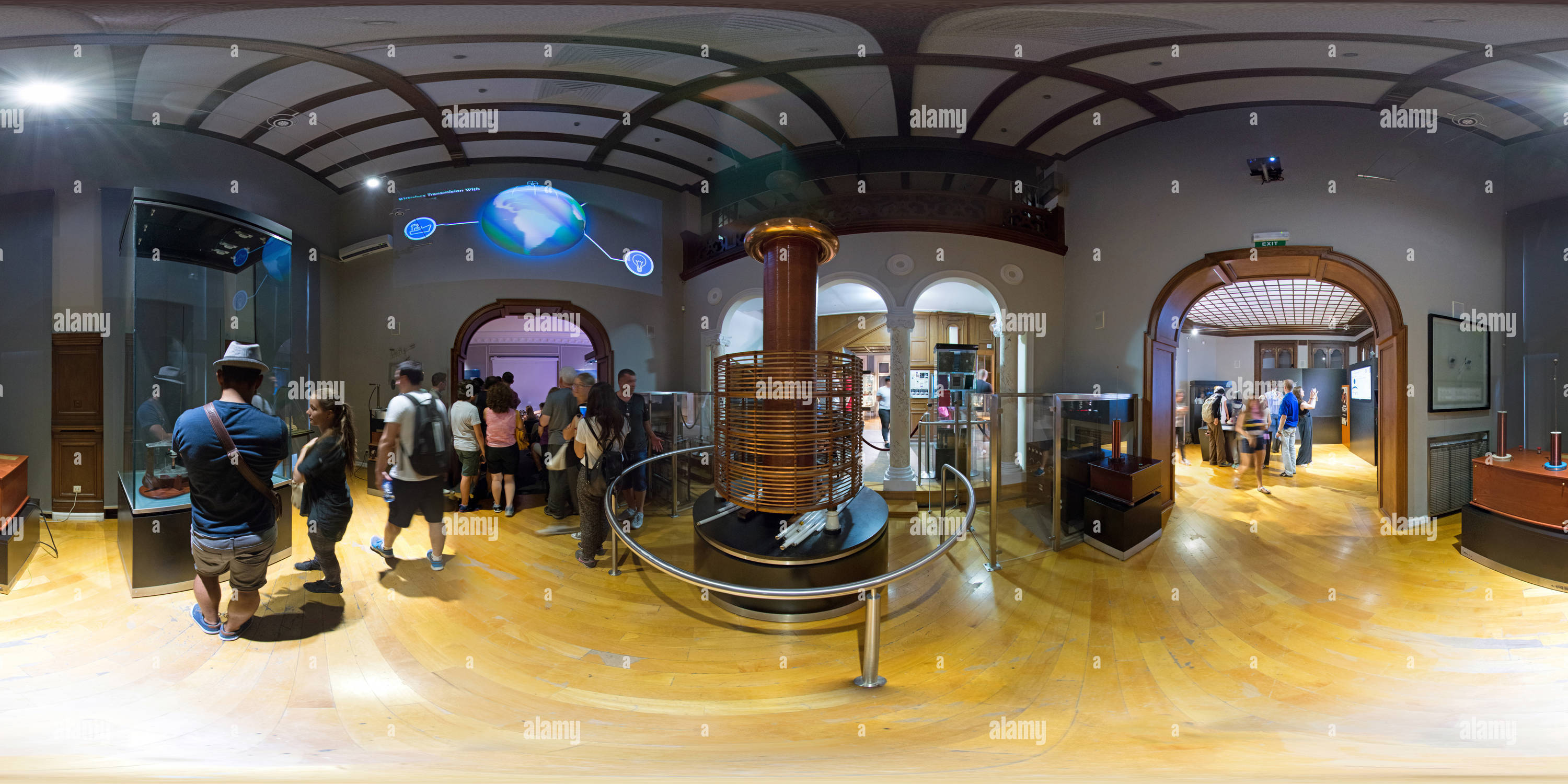 Visualizzazione panoramica a 360 gradi di Museo Tesla