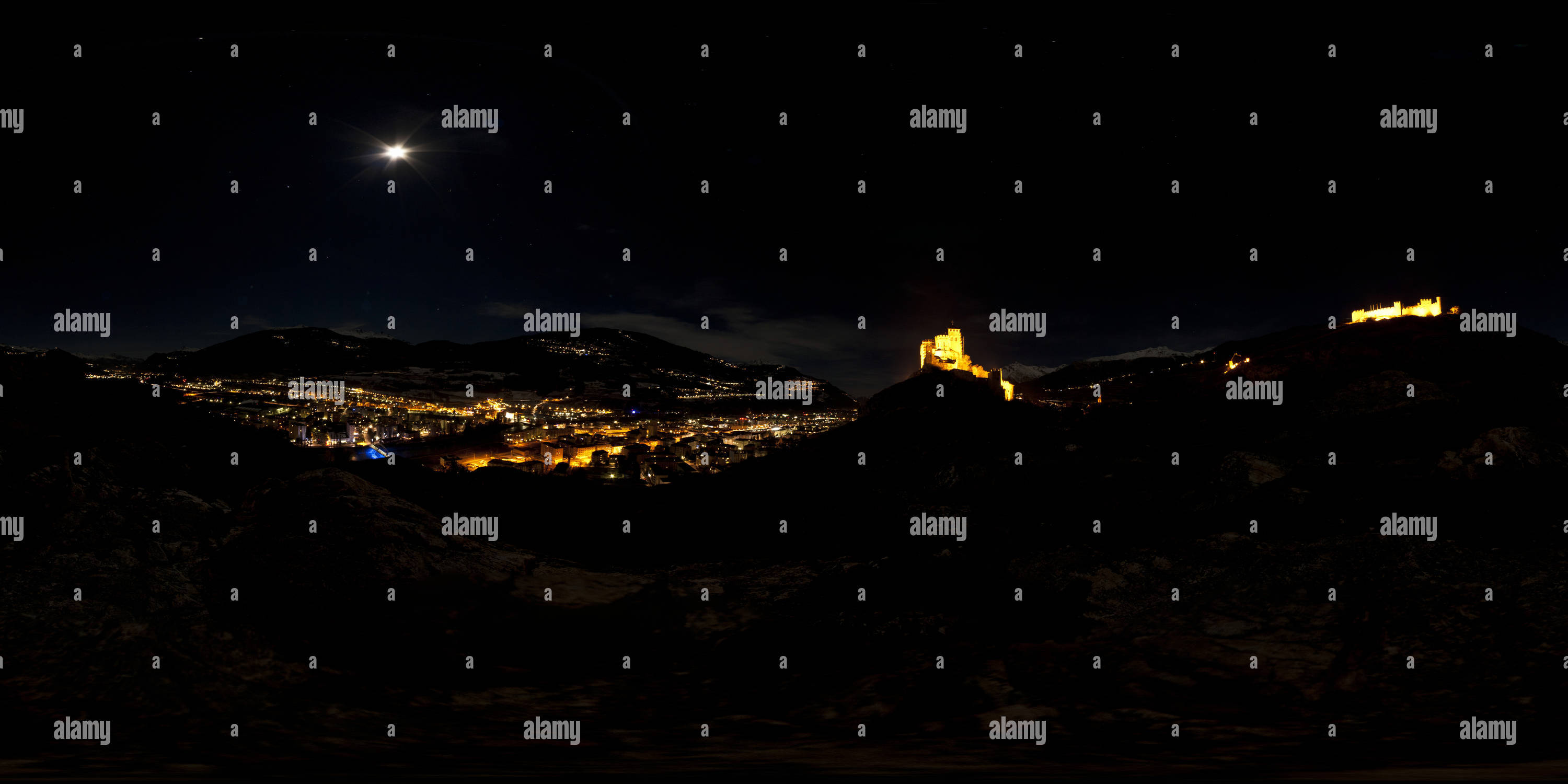 Visualizzazione panoramica a 360 gradi di Castel Valère e Tourbillon luna piena 2