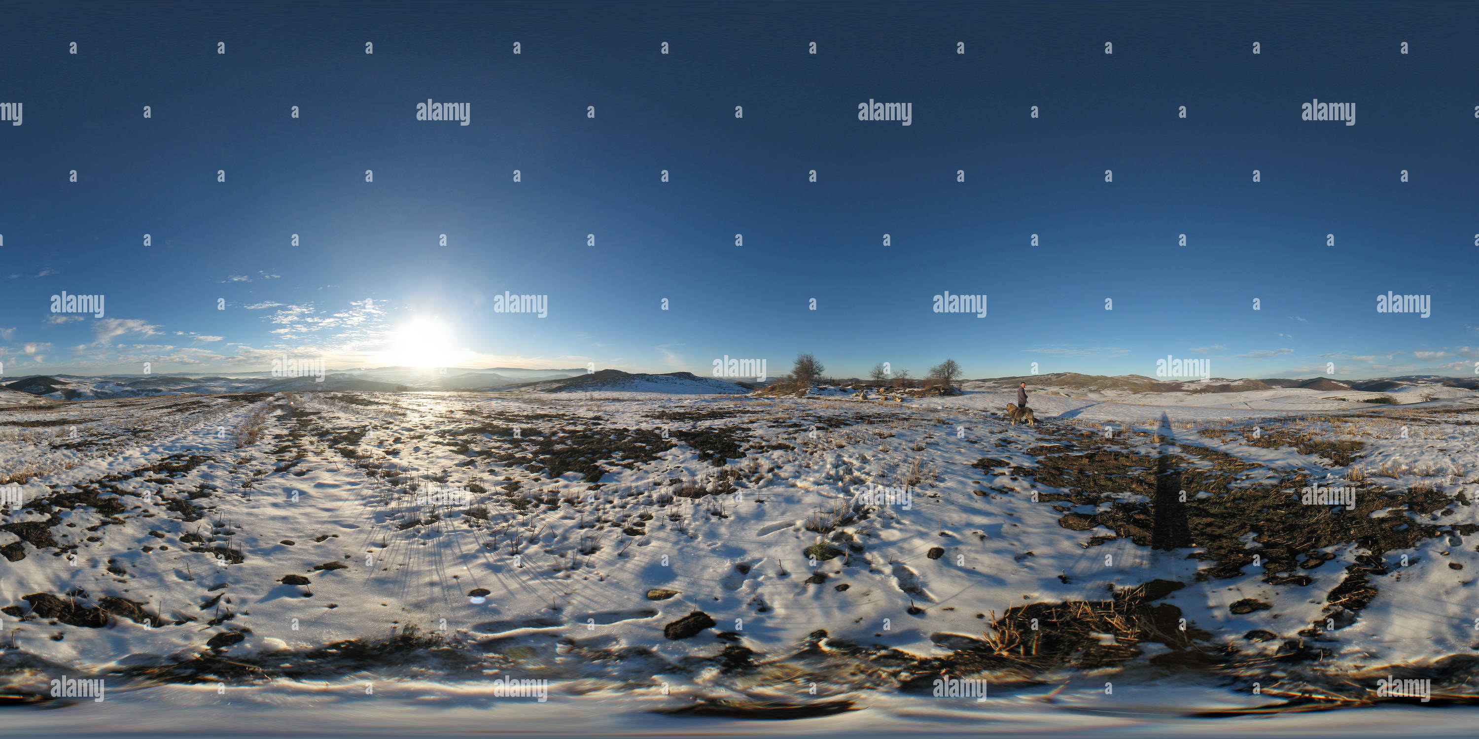 Visualizzazione panoramica a 360 gradi di Cuke Peak sopra il villaggio di Ljepojevici