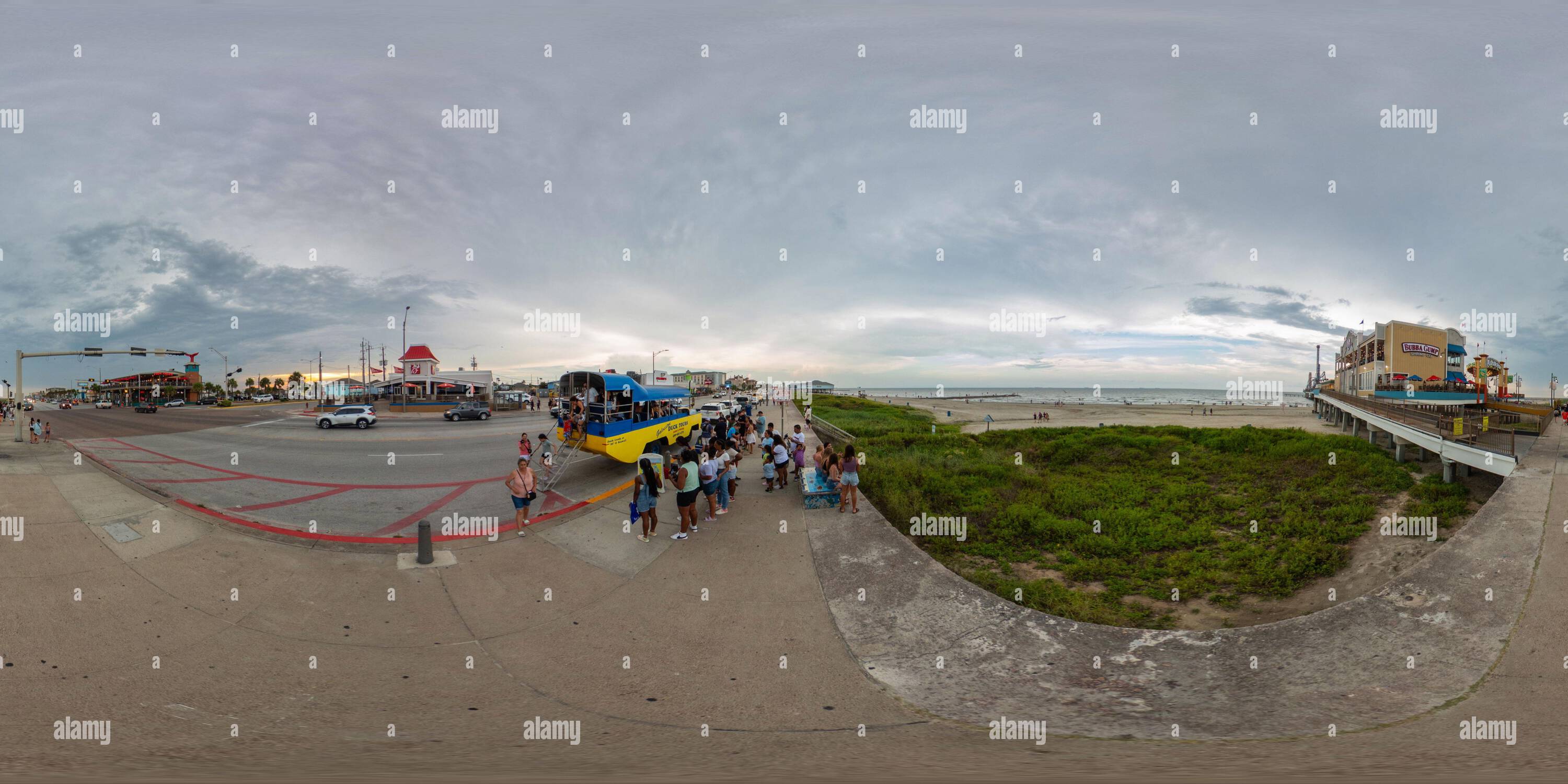 Visualizzazione panoramica a 360 gradi di Galveston, Texas, USA - 23 luglio 2023: 360 foto equirettangolari Duck Tours a Galveston Beach, Texas