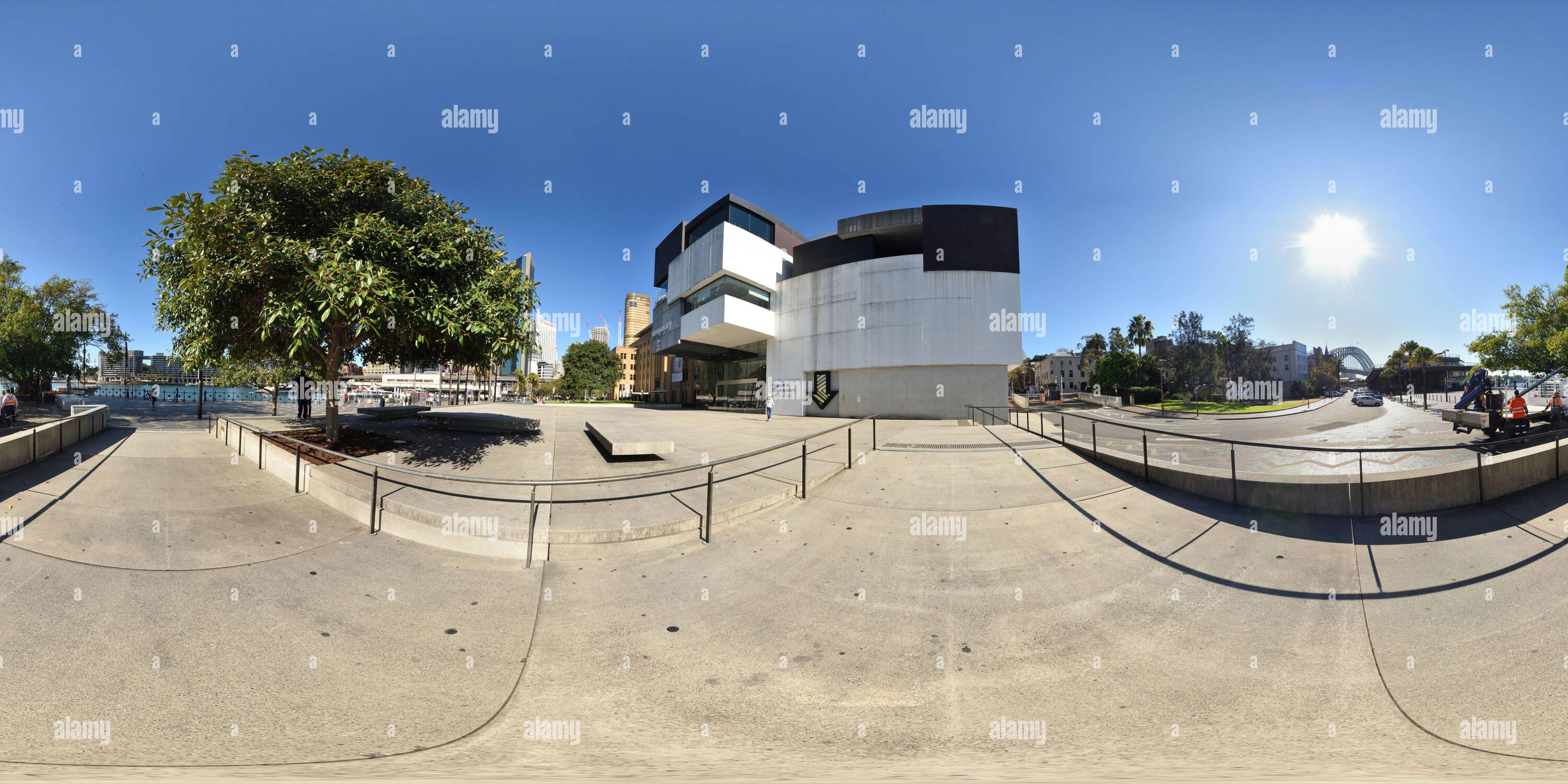 Visualizzazione panoramica a 360 gradi di L'architettura boxy del Museum of Contemporary Art di Circular Quay, Sydney, Australia