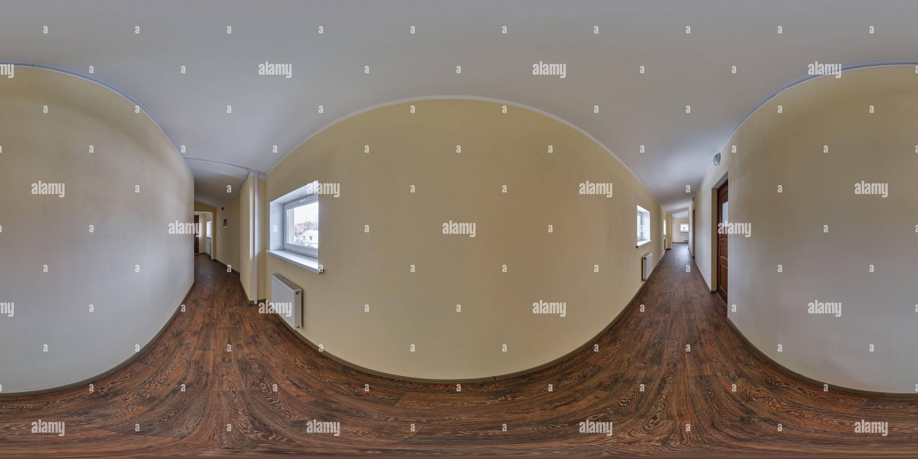 Visualizzazione panoramica a 360 gradi di panorama sferico hdri 360 completo e senza giunzioni all'interno di una sala a corridoio lungo e stretto in appartamenti moderni o in un ufficio con proiezione equirettangolare