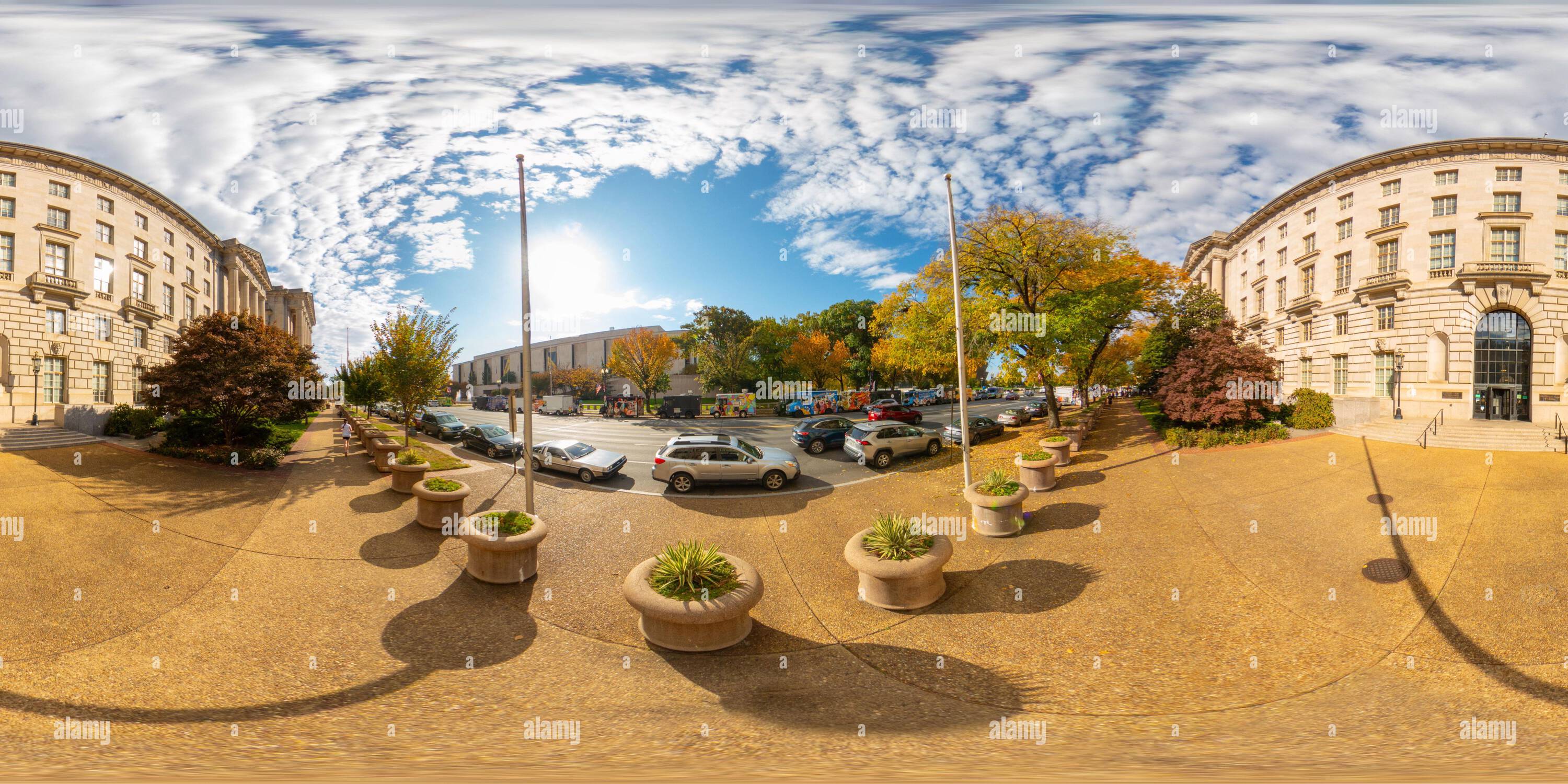 Visualizzazione panoramica a 360 gradi di Washington DC, Stati Uniti d'America - 28 ottobre 2023: Immagine ufficiale William Jefferson Clinton West Building DC. Foto equirettangolare Panoramic VR a 360 gradi