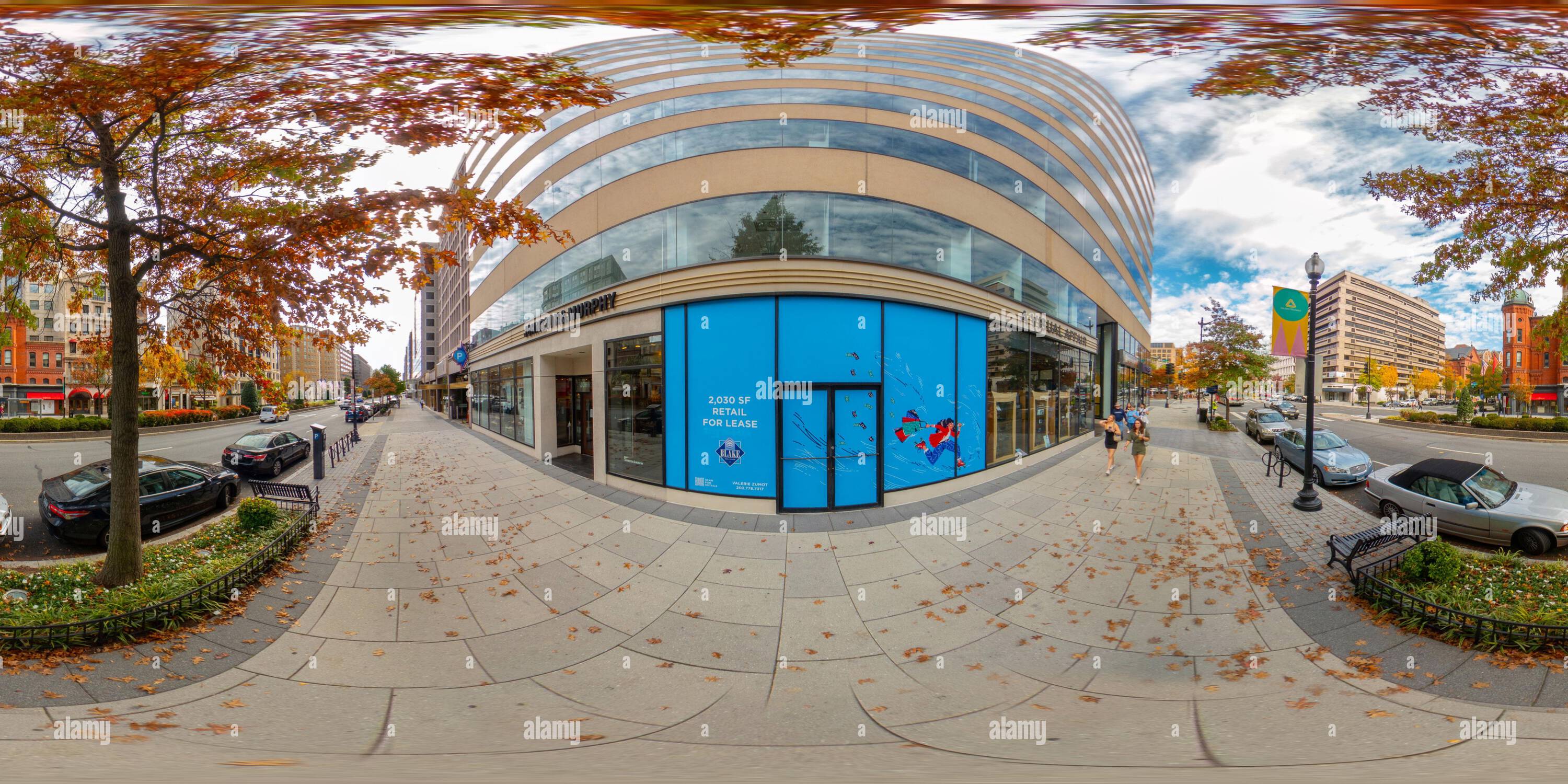 Visualizzazione panoramica a 360 gradi di Washington DC, USA - 28 ottobre 2023: Vendita al dettaglio libera in leasing a Washington DC. Foto equirettangolare Panoramic VR a 360 gradi