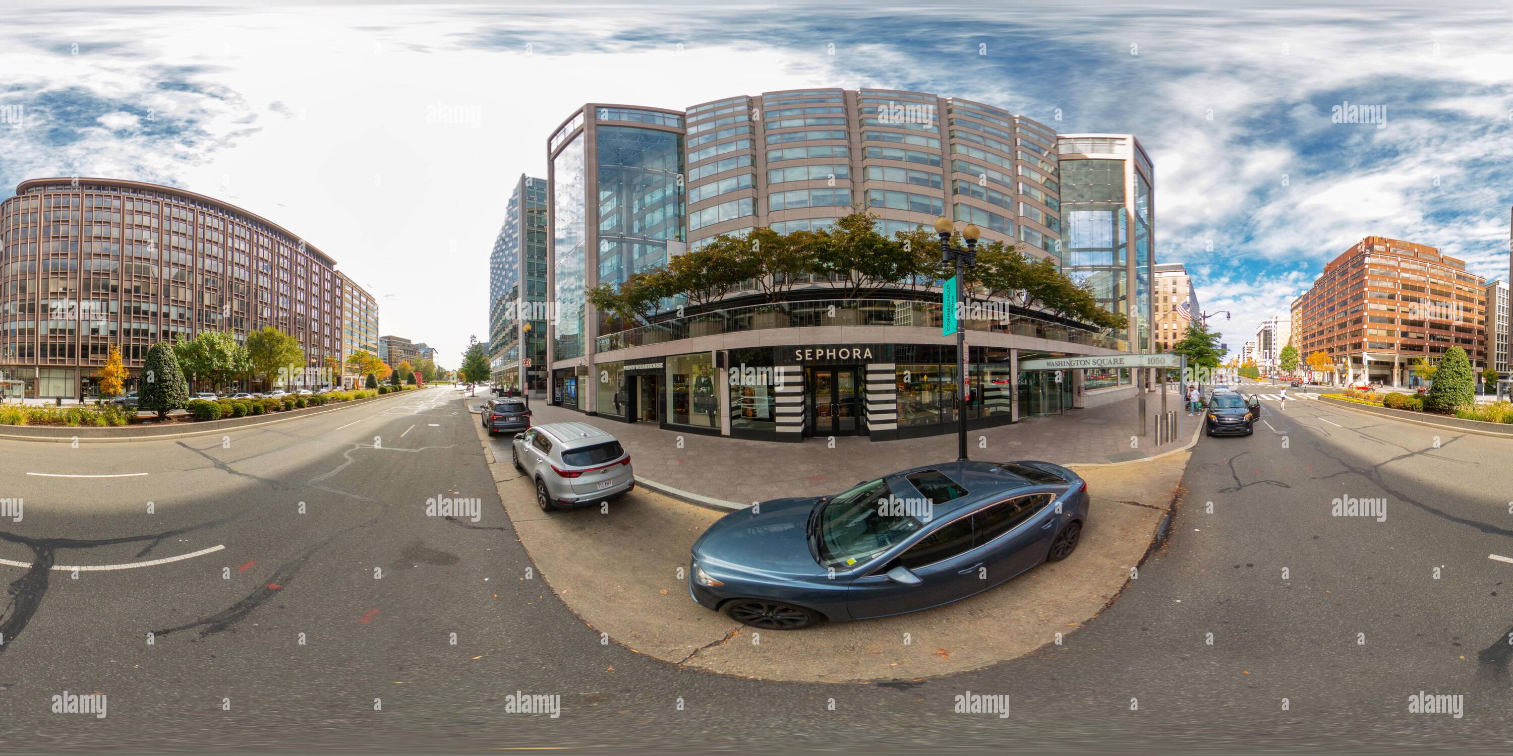 Visualizzazione panoramica a 360 gradi di Washington DC, USA - 28 ottobre 2023: Negozio Sephora a Washington DC. Foto equirettangolare Panoramic VR a 360 gradi