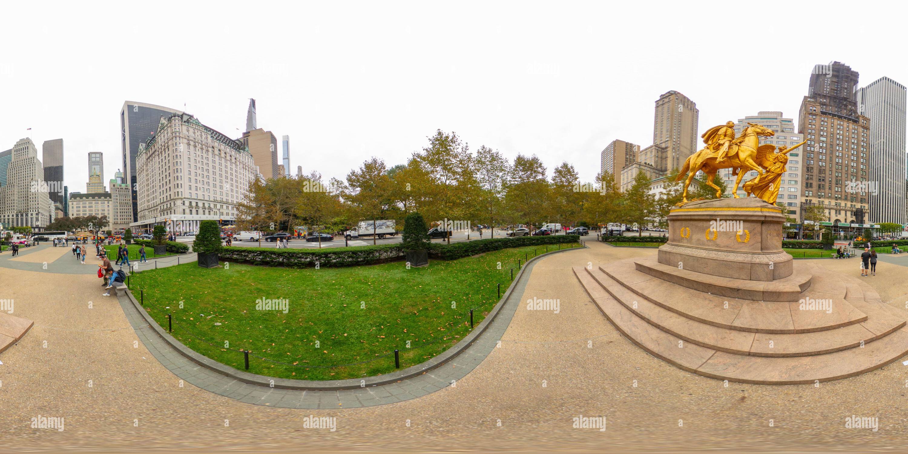 Visualizzazione panoramica a 360 gradi di New York, NY, USA - 27 ottobre 2023: Grand Army Plaza New York. Foto equirettangolare Panoramic VR a 360 gradi