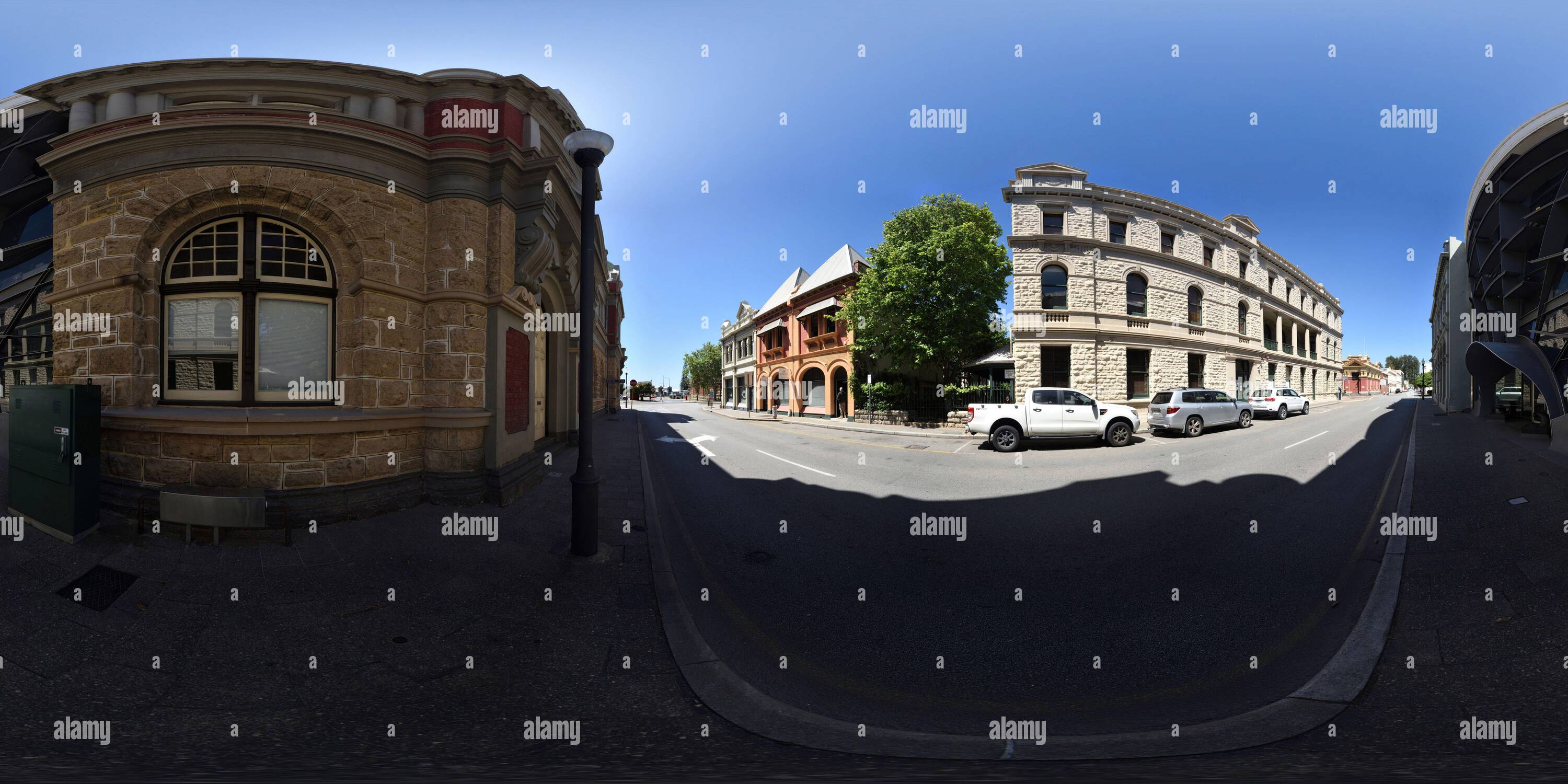 Visualizzazione panoramica a 360 gradi di 360° Panorama 'New Building' Entrance, The Mediterranean Shipping Company, Phillimore Chambers, Atlas Chambers, Cliff St Fremantle, Western Australia