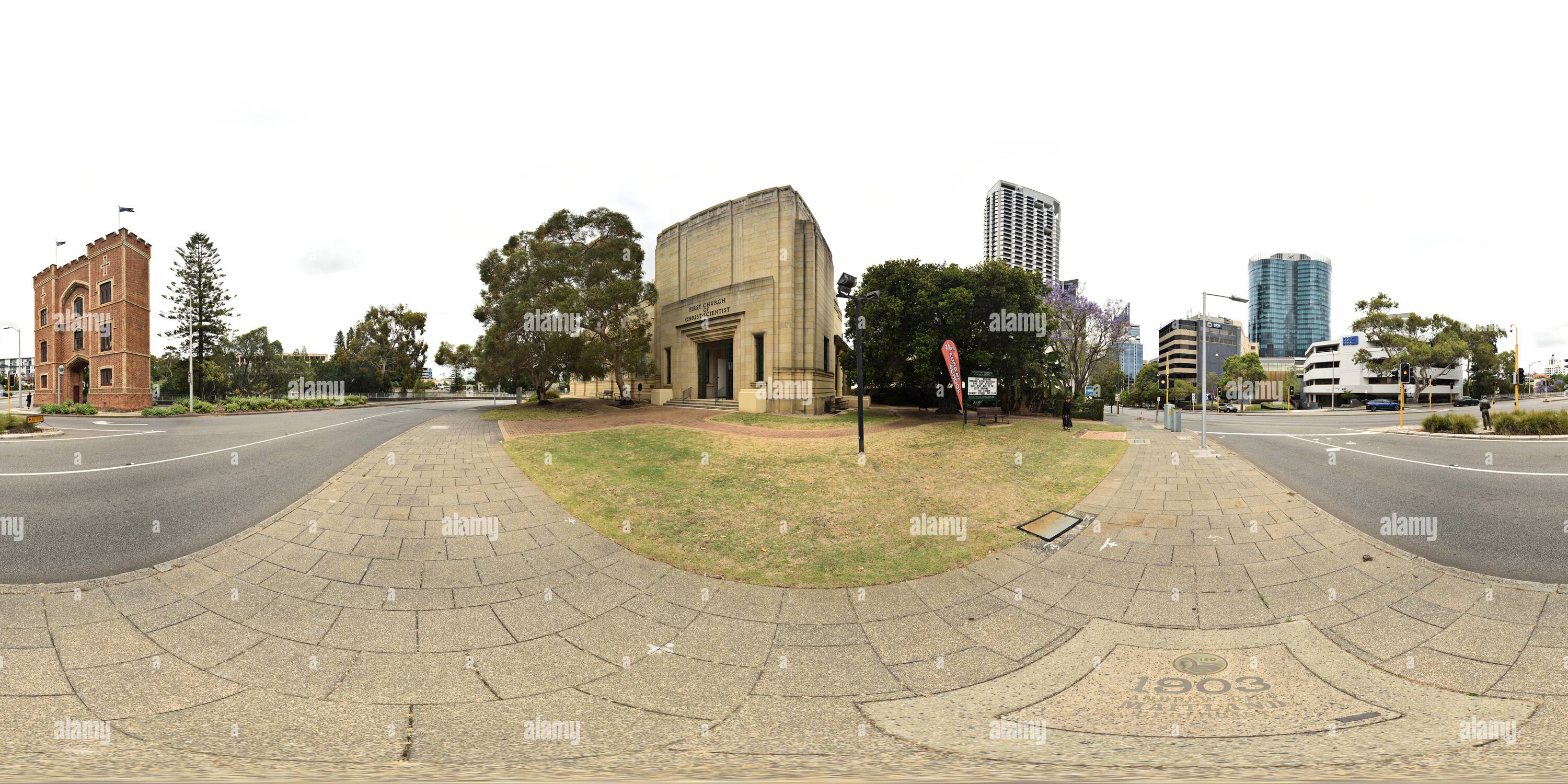 Visualizzazione panoramica a 360 gradi di La prima chiesa di Cristo, scienziato, Art Deco Building e Barracks Arch, Perth, panorama a 360° dell'Australia occidentale