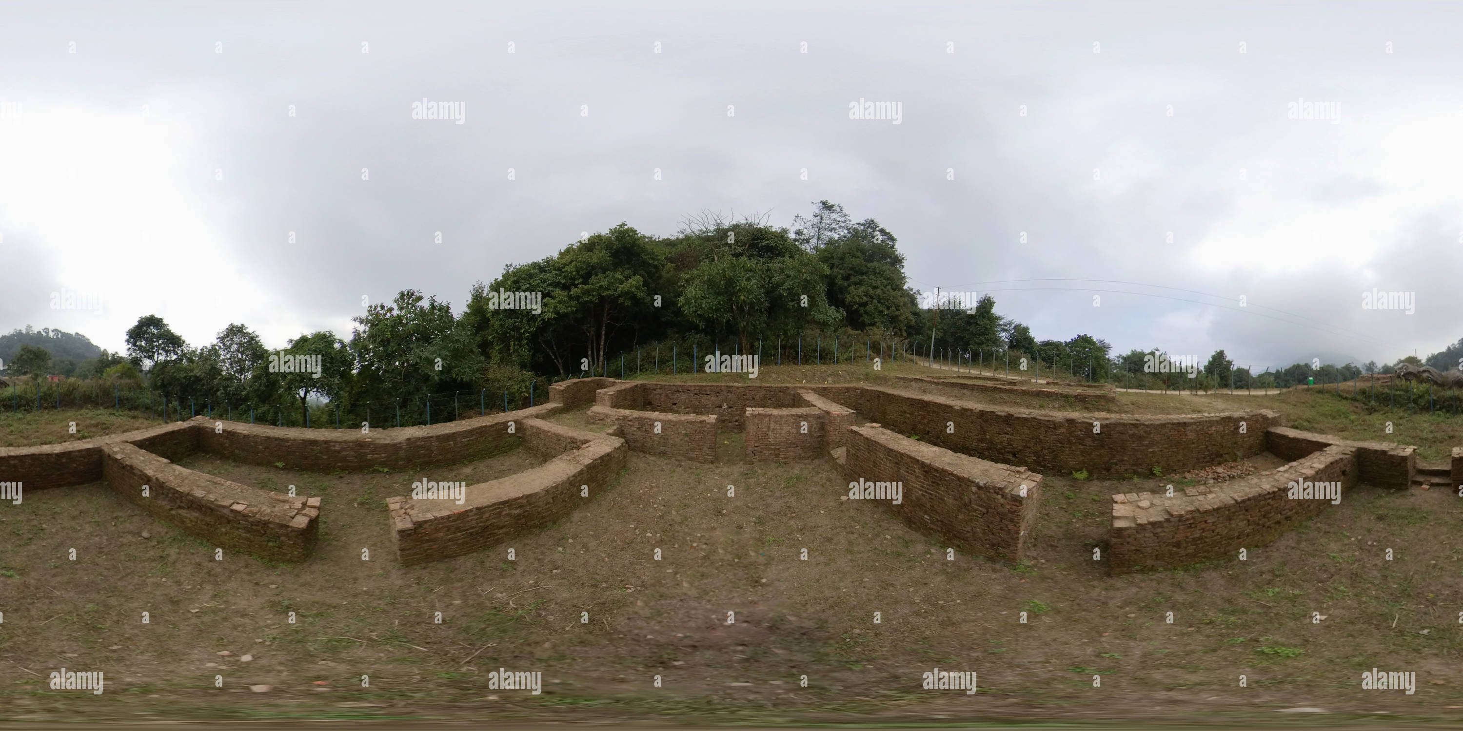 Visualizzazione panoramica a 360 gradi di Sinduligadi (antica caserma militare) a Sinduli, Nepal