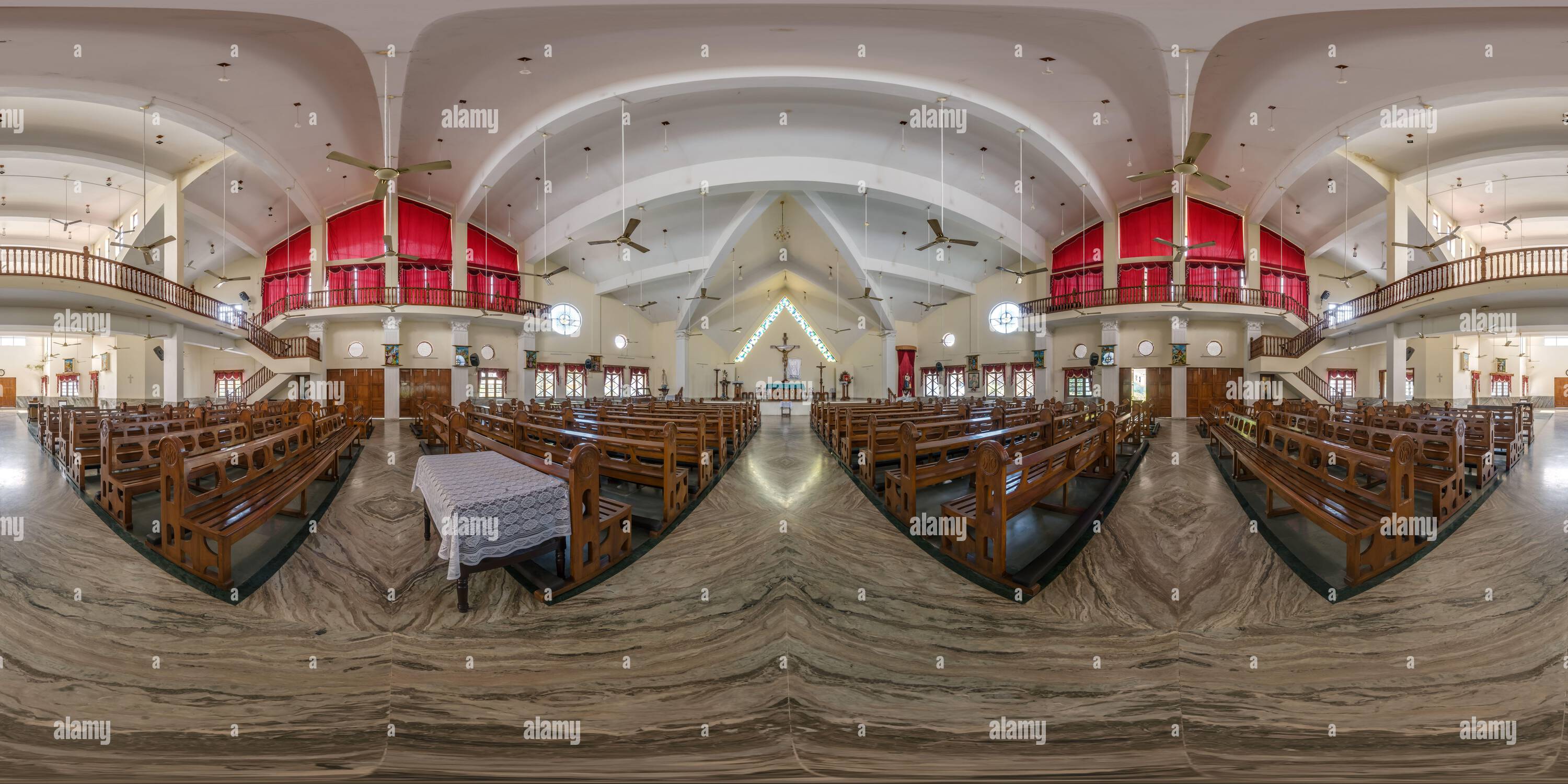 Visualizzazione panoramica a 360 gradi di hdri 360 panorama all'interno della chiesa cattolica moderna vuota di goa, india, con proiezione equirettangolare sferica completa, contenuti VR AR in realtà virtuale,