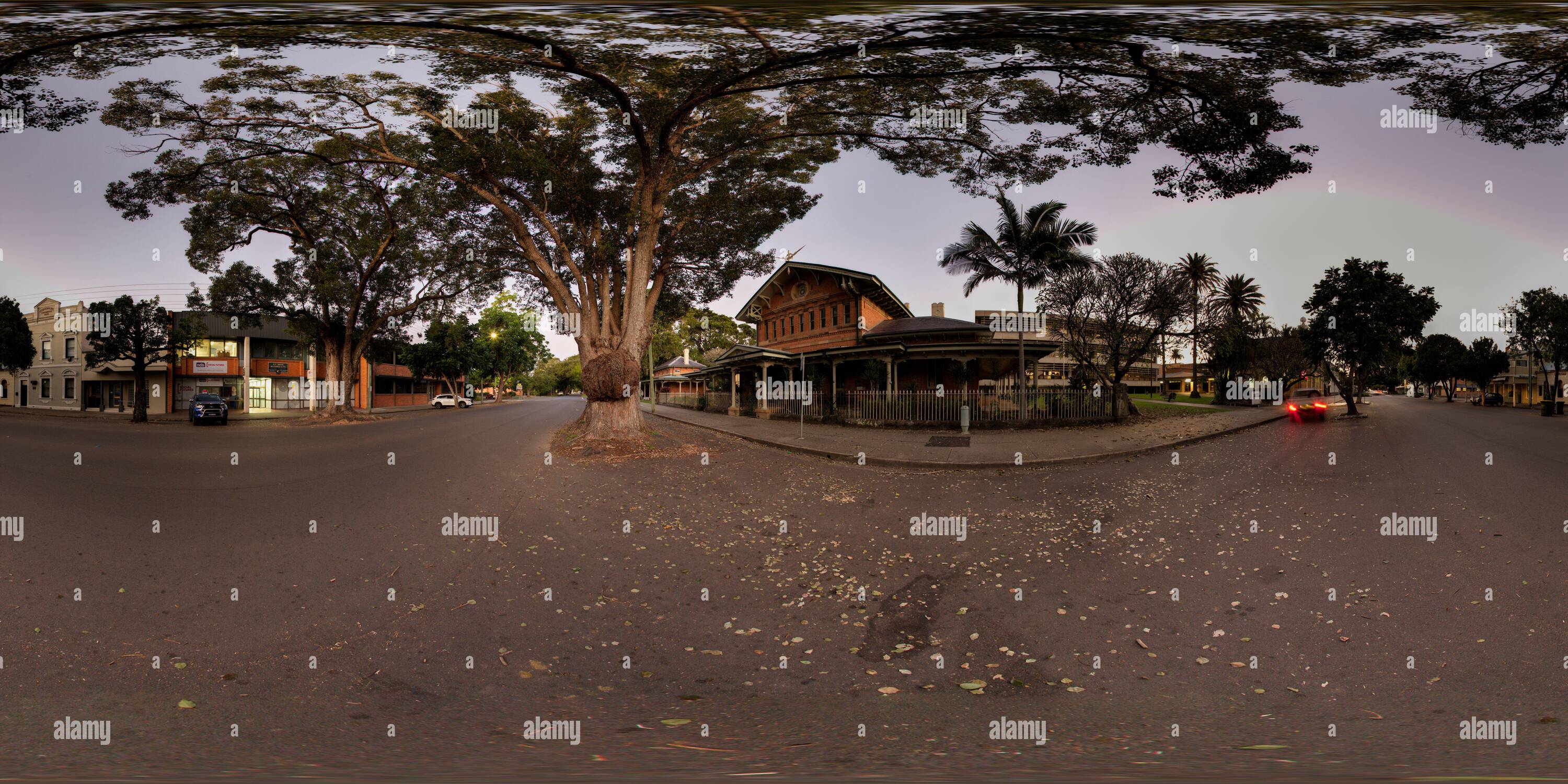 Visualizzazione panoramica a 360 gradi di Panorama a 360° dello storico edificio del tribunale (1880) in Victoria Street Grafton Northern Rivers New South Wales Australia