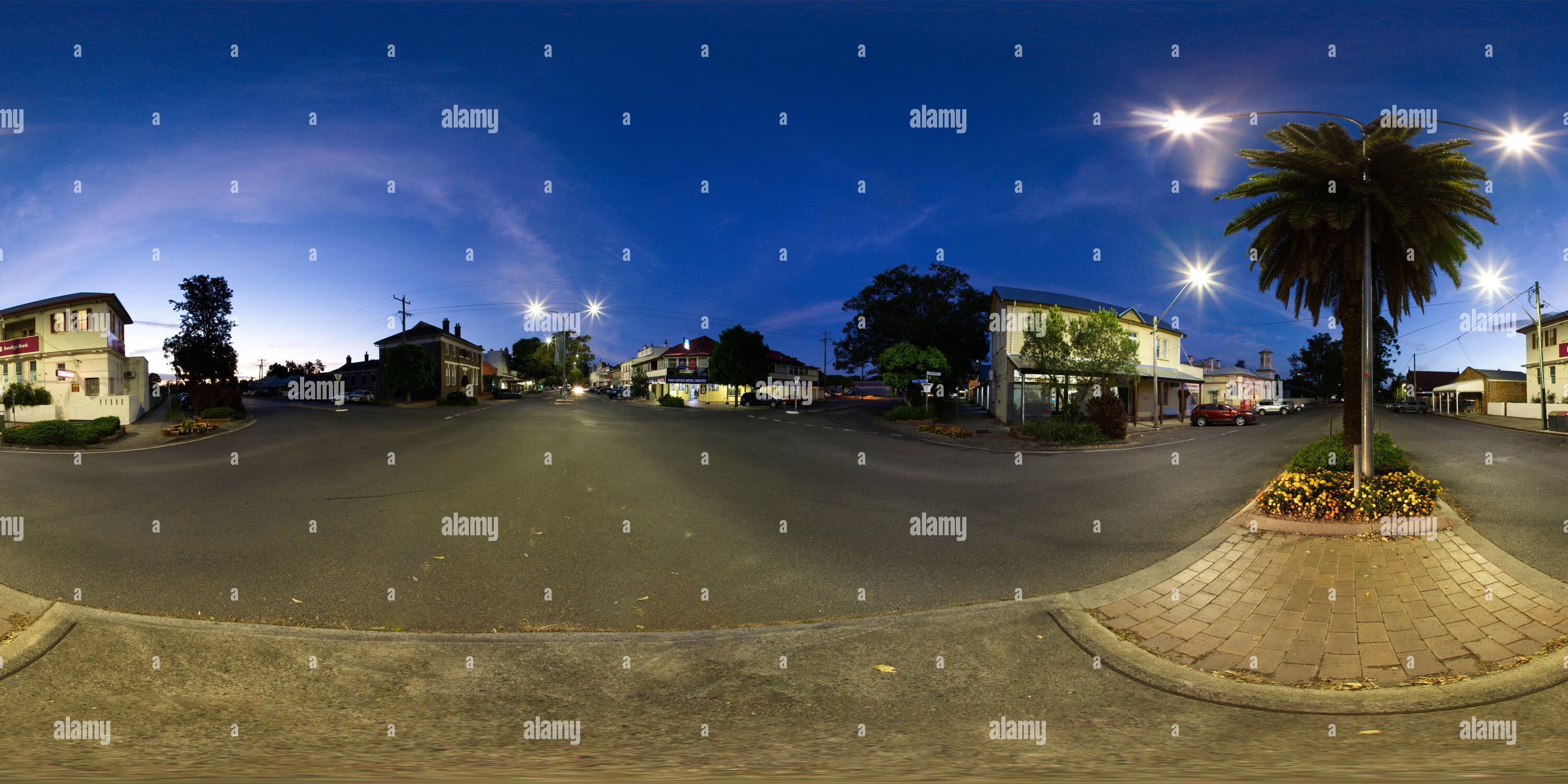 Visualizzazione panoramica a 360 gradi di Panorama a 360° del Post Office Hotel e della Bendigo Bank su Skinner Street South Grafton Northern Rivers New South Wales Australia