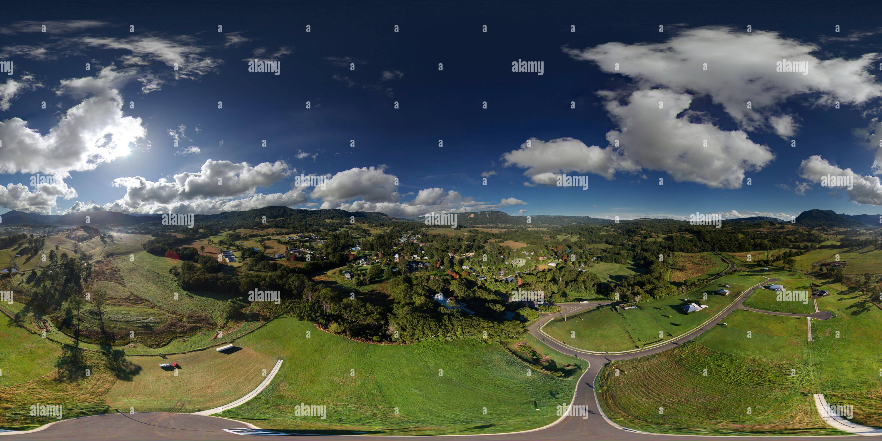 Visualizzazione panoramica a 360 gradi di Panorama aereo a 360° di Nimbin con la nuova suddivisione Northern Rivers New South Wales Australia