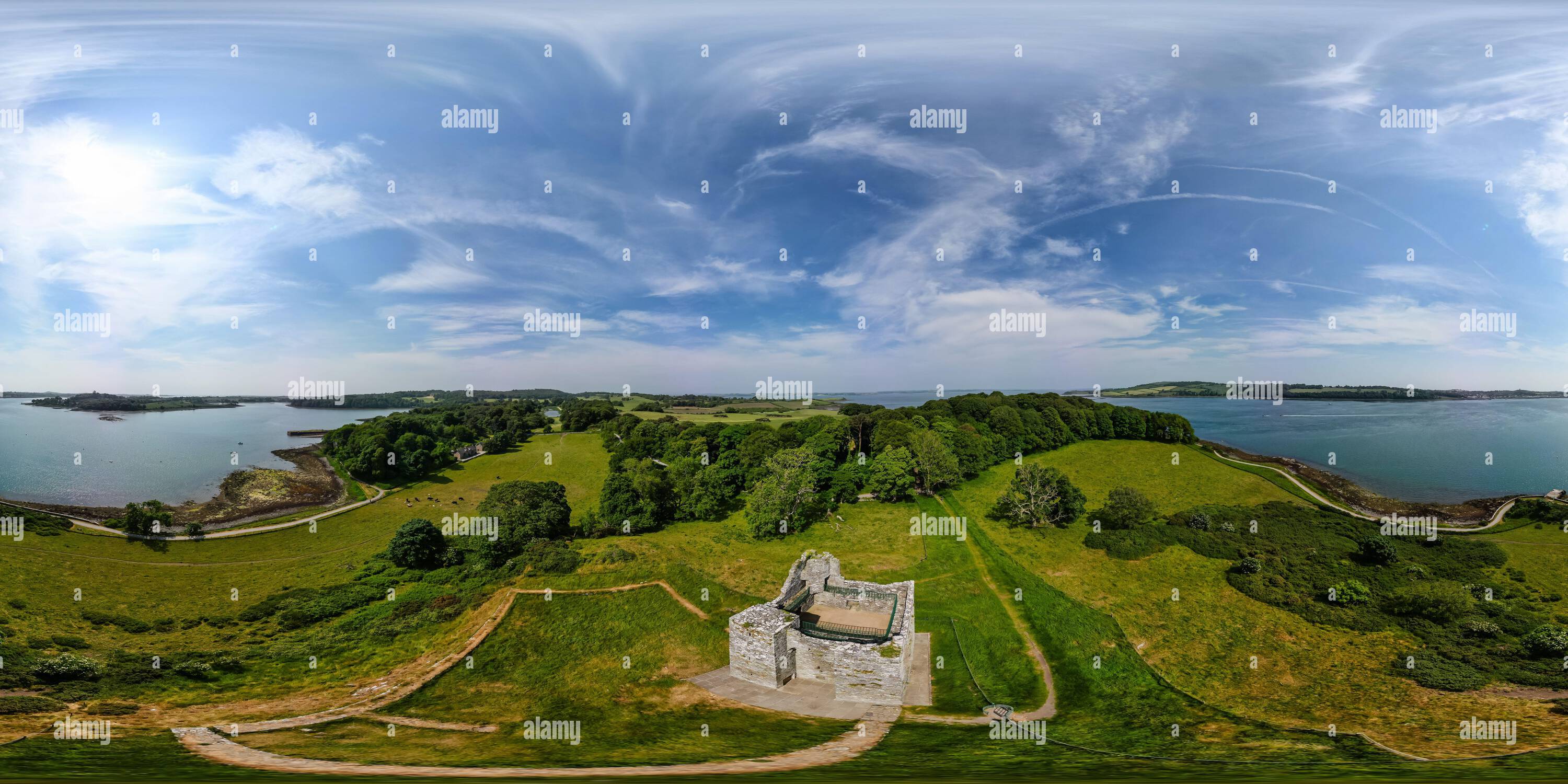 Visualizzazione panoramica a 360 gradi di Fotosfera a 360 gradi del castello di Audley, Downpatrick, Contea di Down, Irlanda del Nord.