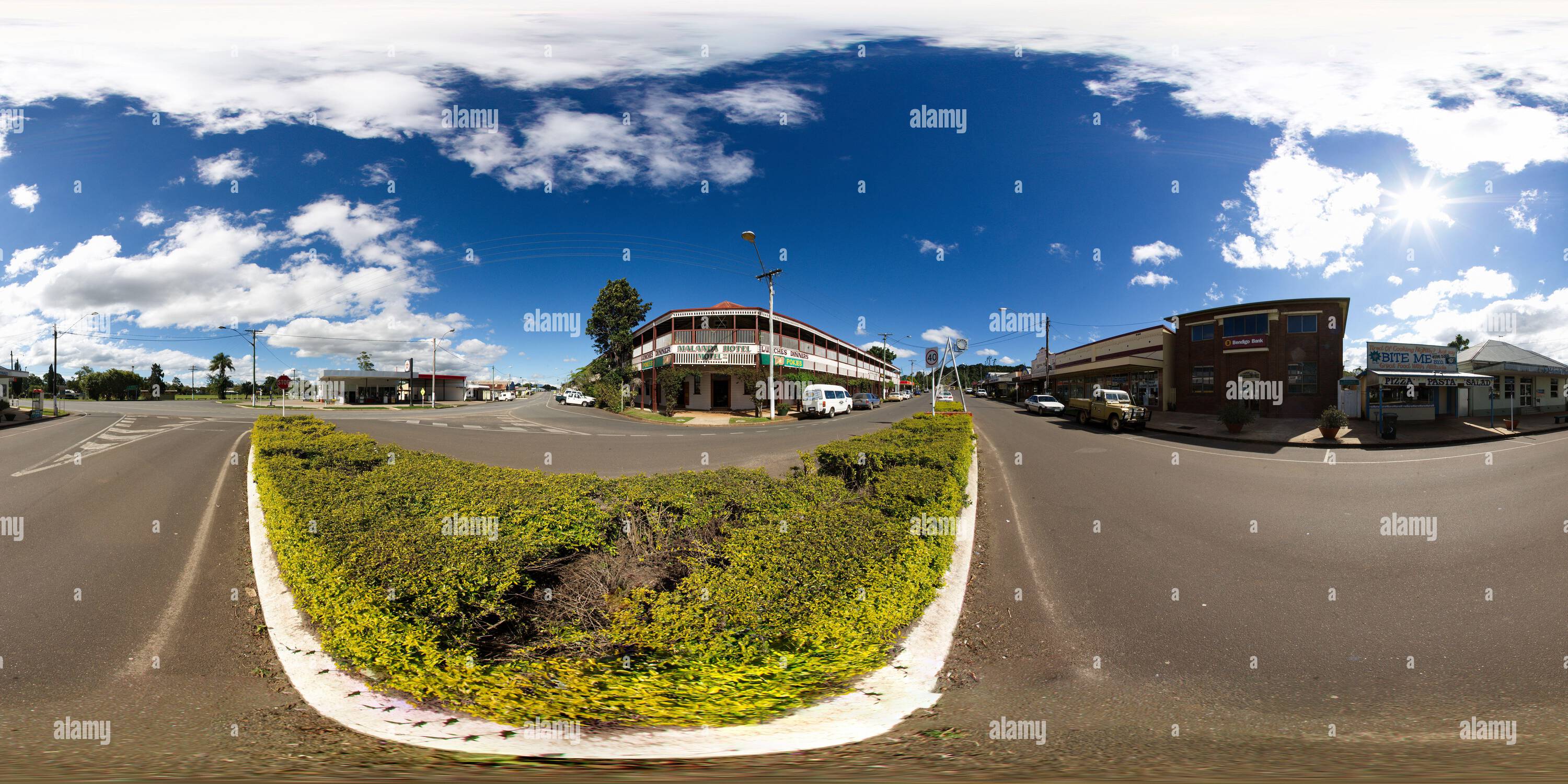 Visualizzazione panoramica a 360 gradi di Immagine panoramica a 360° dello storico Malanda Hotel, considerato il più grande hotel in legno in Australia.