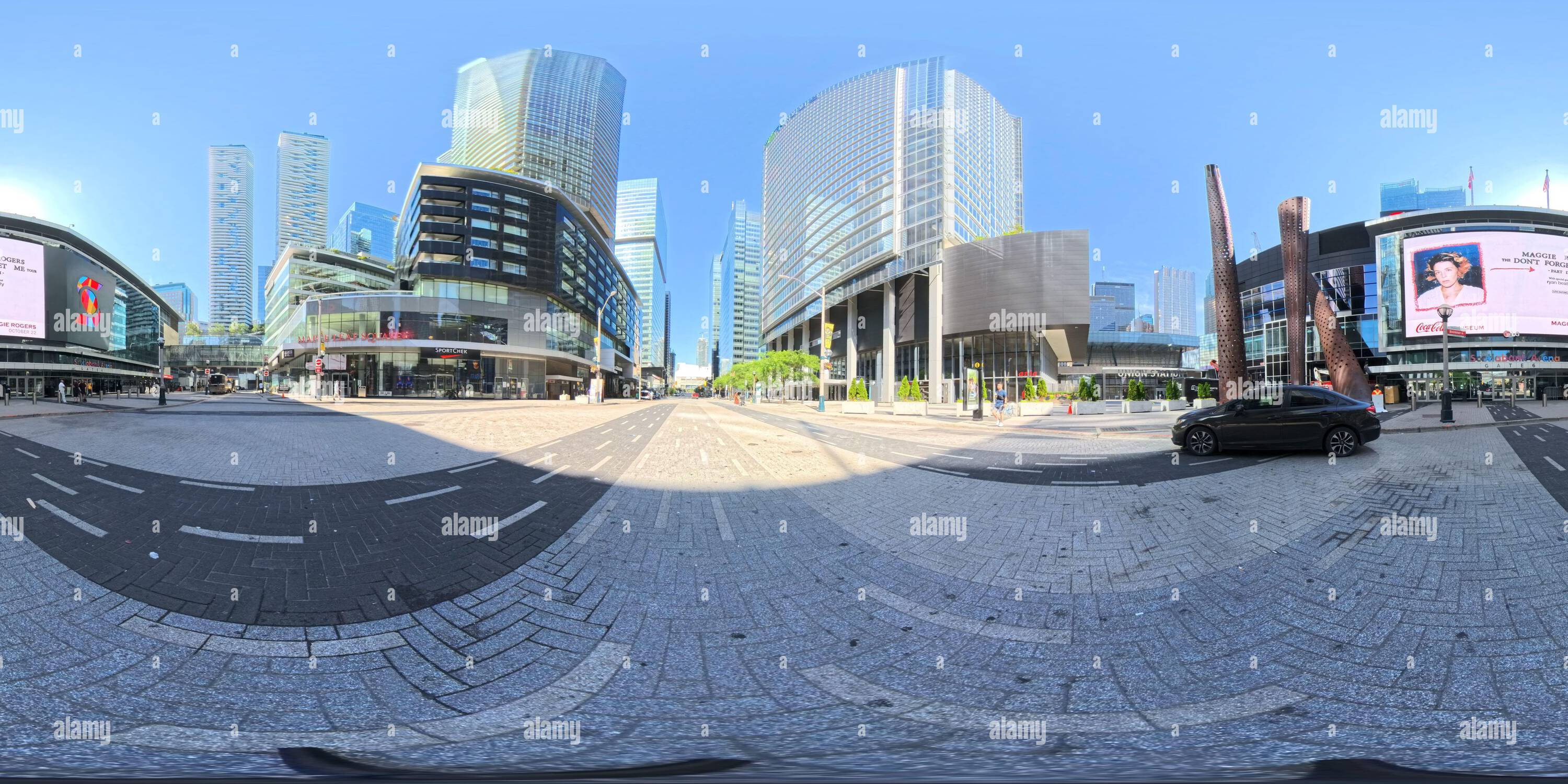 Visualizzazione panoramica a 360 gradi di Toronto, Canada. 5 luglio 2024. Scotiabank Arena 360 da Maple Leafs Square la mattina presto. Crediti: Luke Durda/Alamy