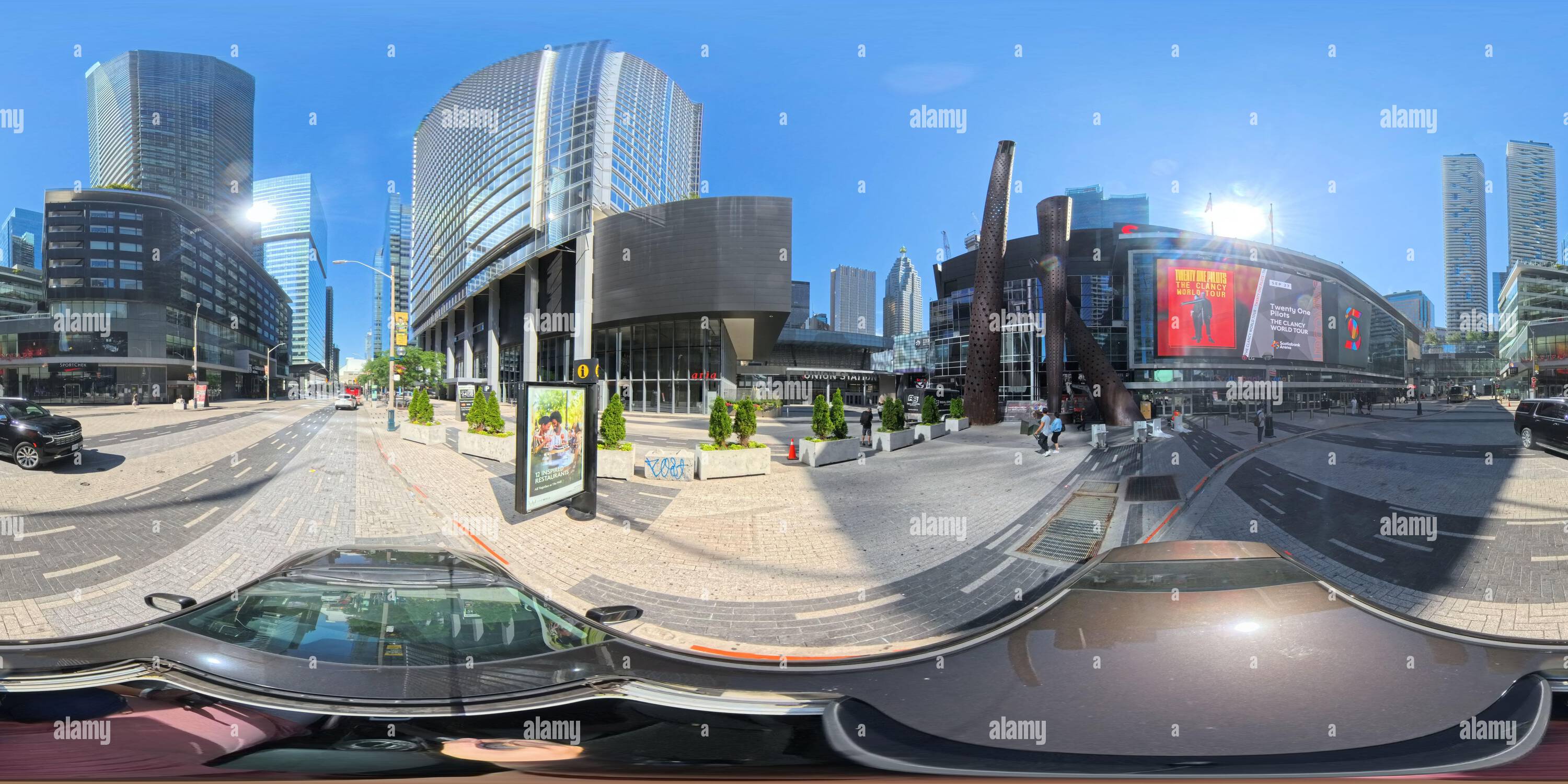 Visualizzazione panoramica a 360 gradi di Toronto, Canada. 5 luglio 2024. Scotiabank Arena 360 da Maple Leafs Square la mattina presto. Crediti: Luke Durda/Alamy