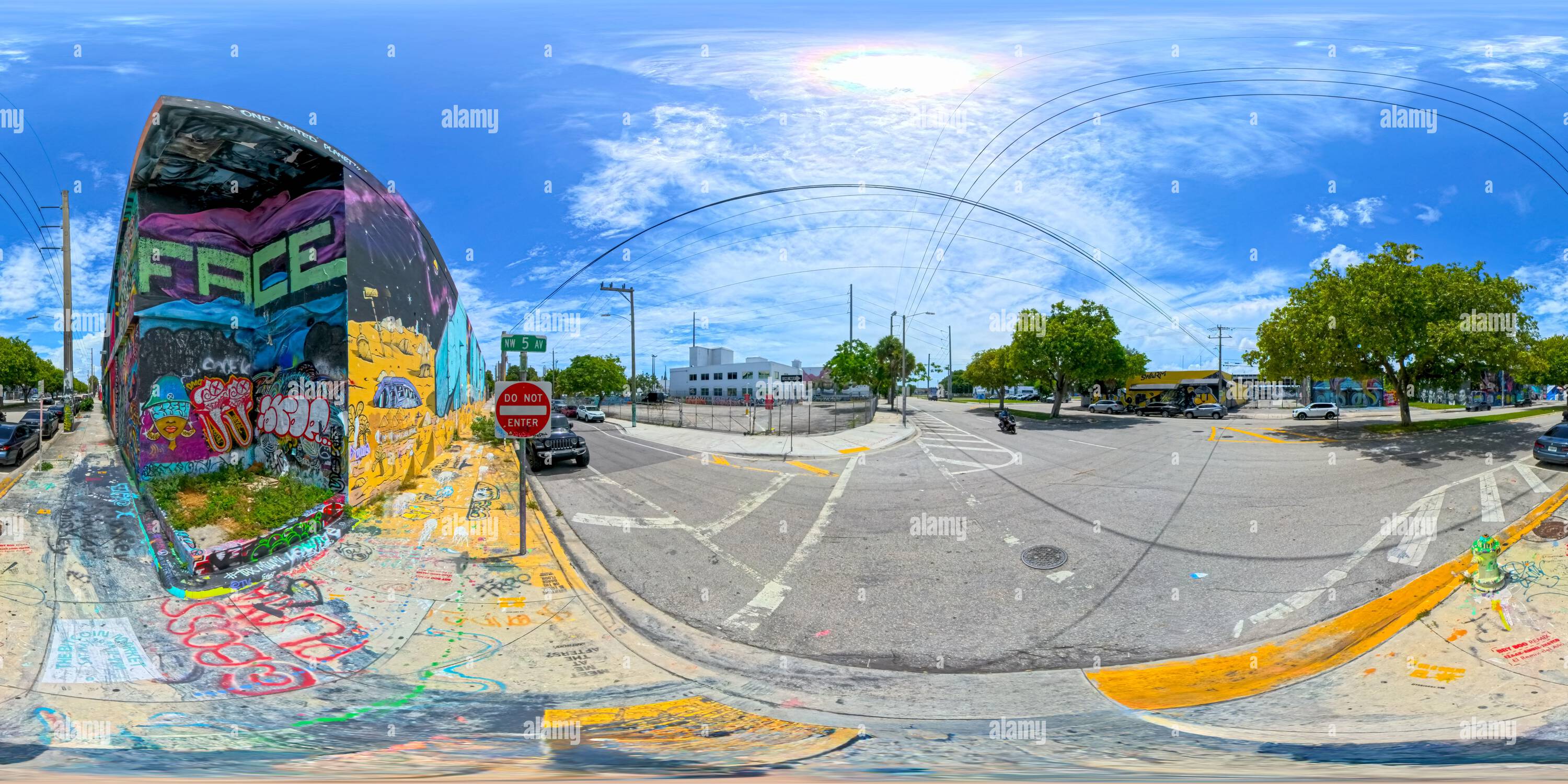 Visualizzazione panoramica a 360 gradi di Miami, FL, Stati Uniti - 25 agosto 2024: Foto equirettangolare VR 360 Wynwood Miami