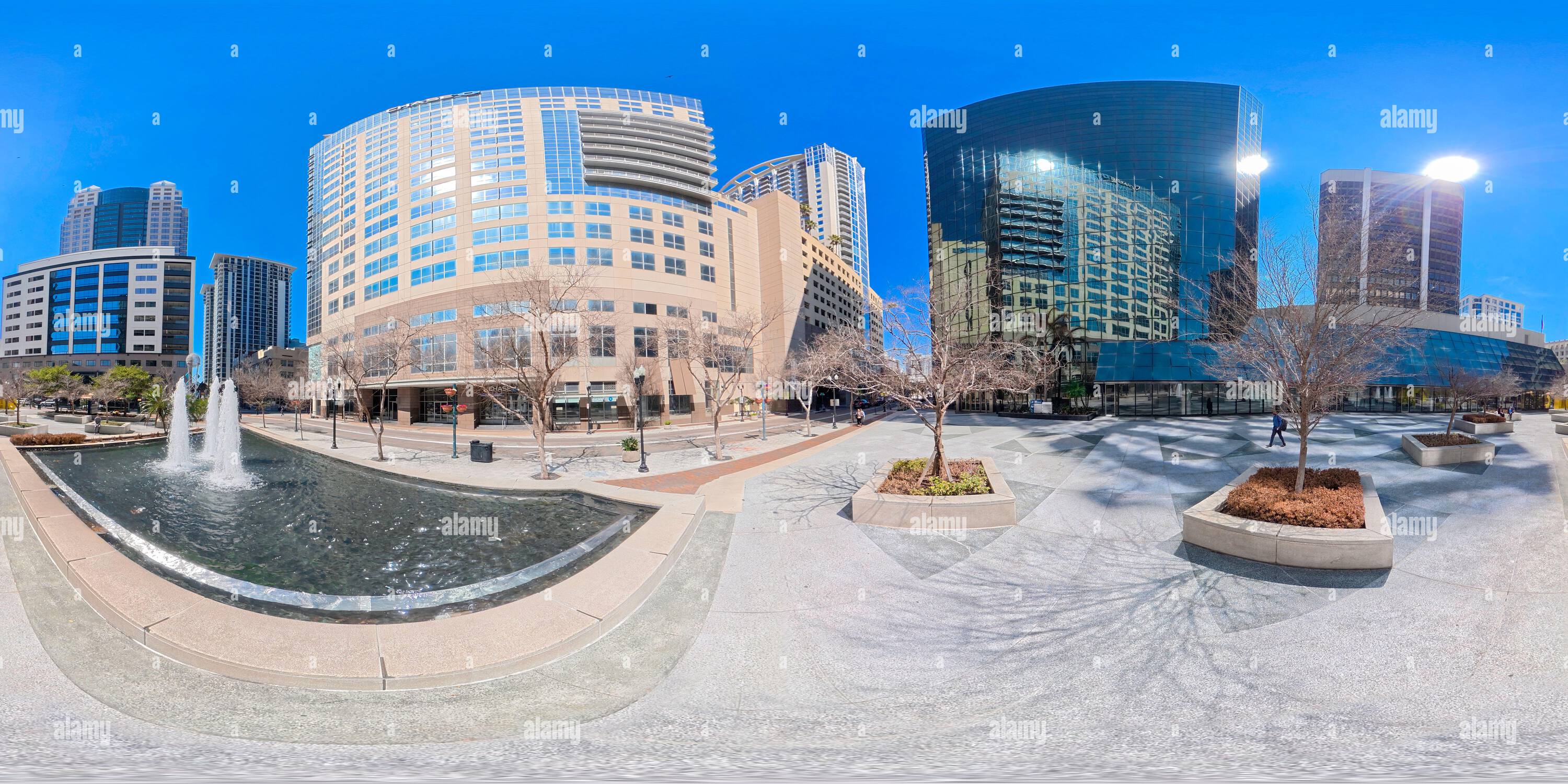 Visualizzazione panoramica a 360 gradi di Orlando, Florida, USA - 25 febbraio 2026: Scopri il centro di Orlando. 360 foto equirettangolare