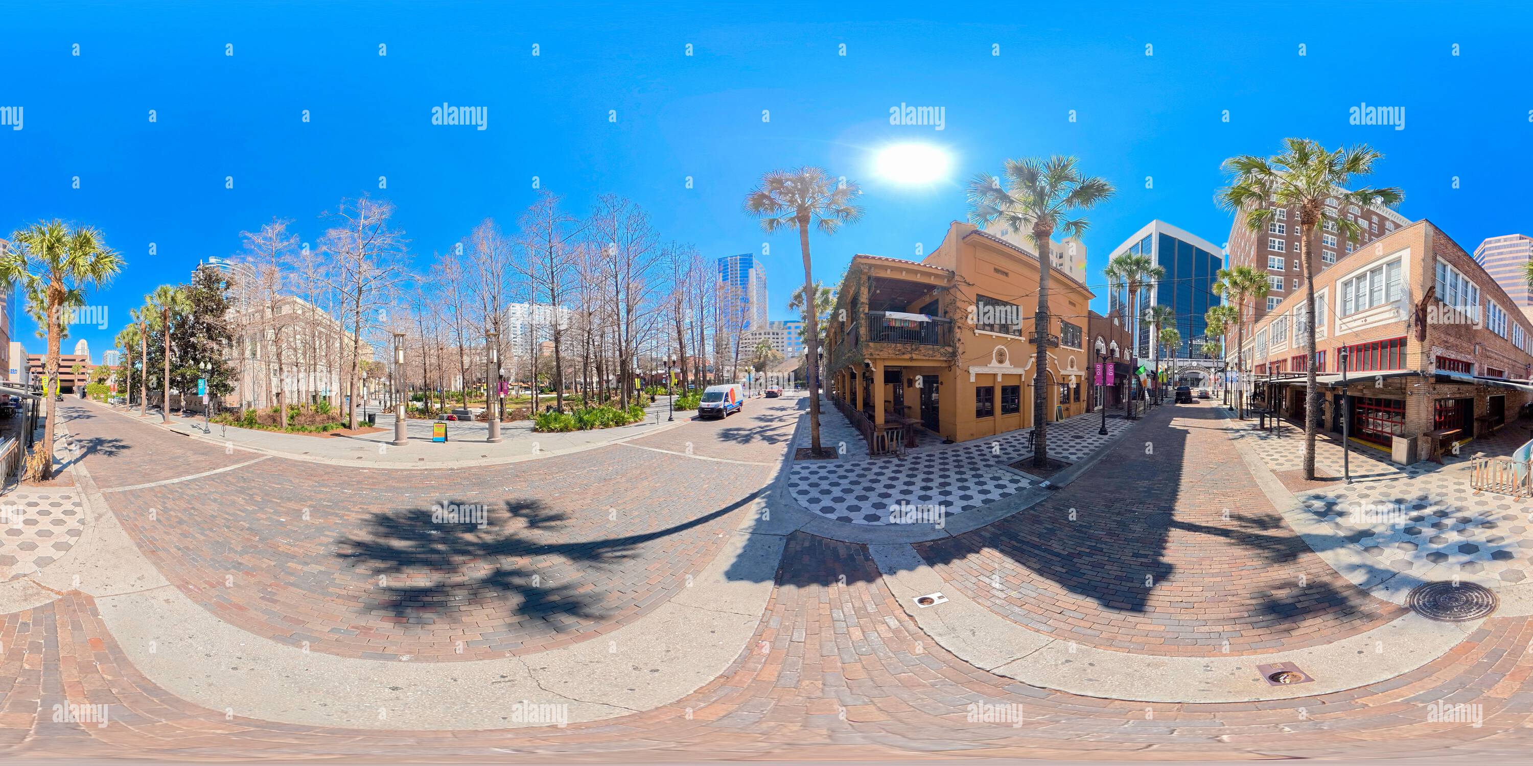 Visualizzazione panoramica a 360 gradi di Orlando, Florida, Stati Uniti - 25 febbraio 2026: Edifici storici nel centro di Orlando, Florida