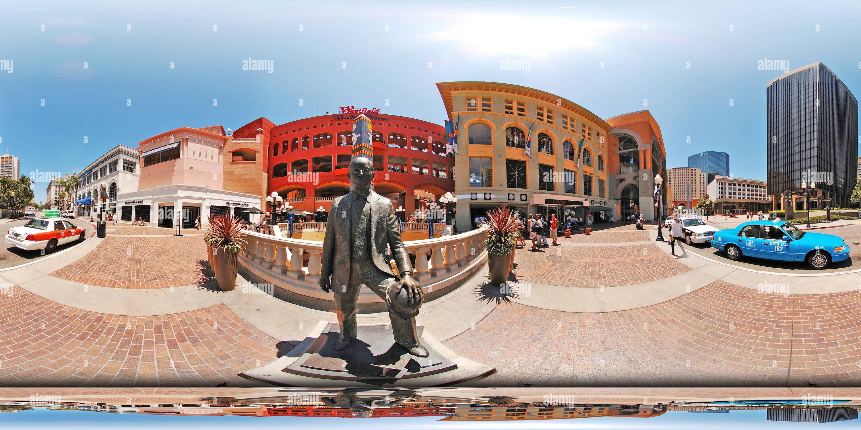 Visualizzazione panoramica a 360 gradi di Westfield Horton Plaza ingresso principale, Lyceum Theatre ingresso