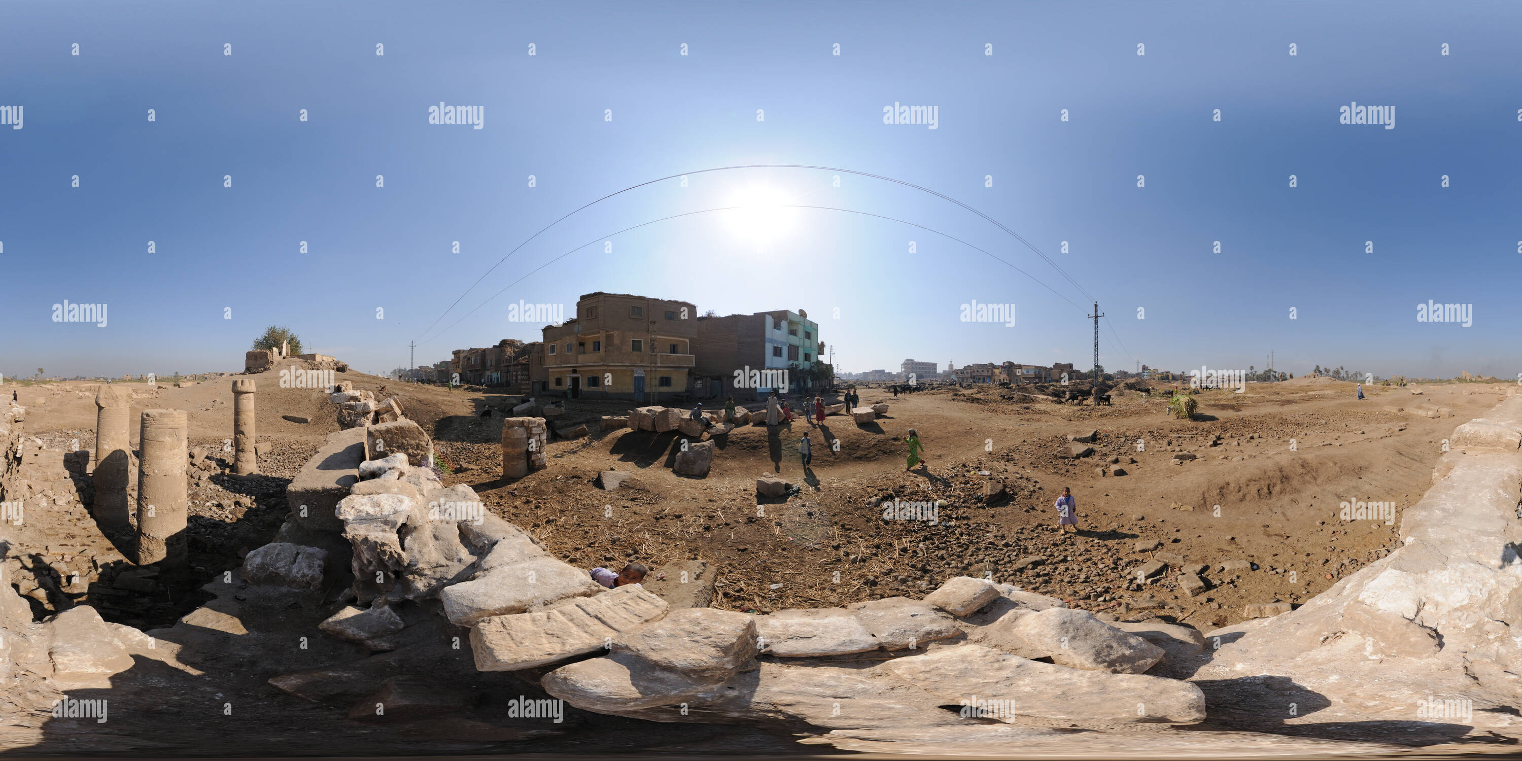 Visualizzazione panoramica a 360 gradi di Tempio di Hermopolis e El Ashmunein village